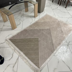 Безворсовий антиковзаючий килим "Рожеві трикутники"