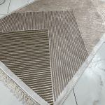 Безворсовий антиковзаючий килим “Рожеві трикутники”