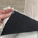 Безворсовий антиковзаючий килим “Рожеві трикутники”