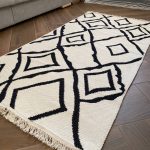 Бавовняний двосторонній килим у сучасному стилі Kara 055 Cream Black