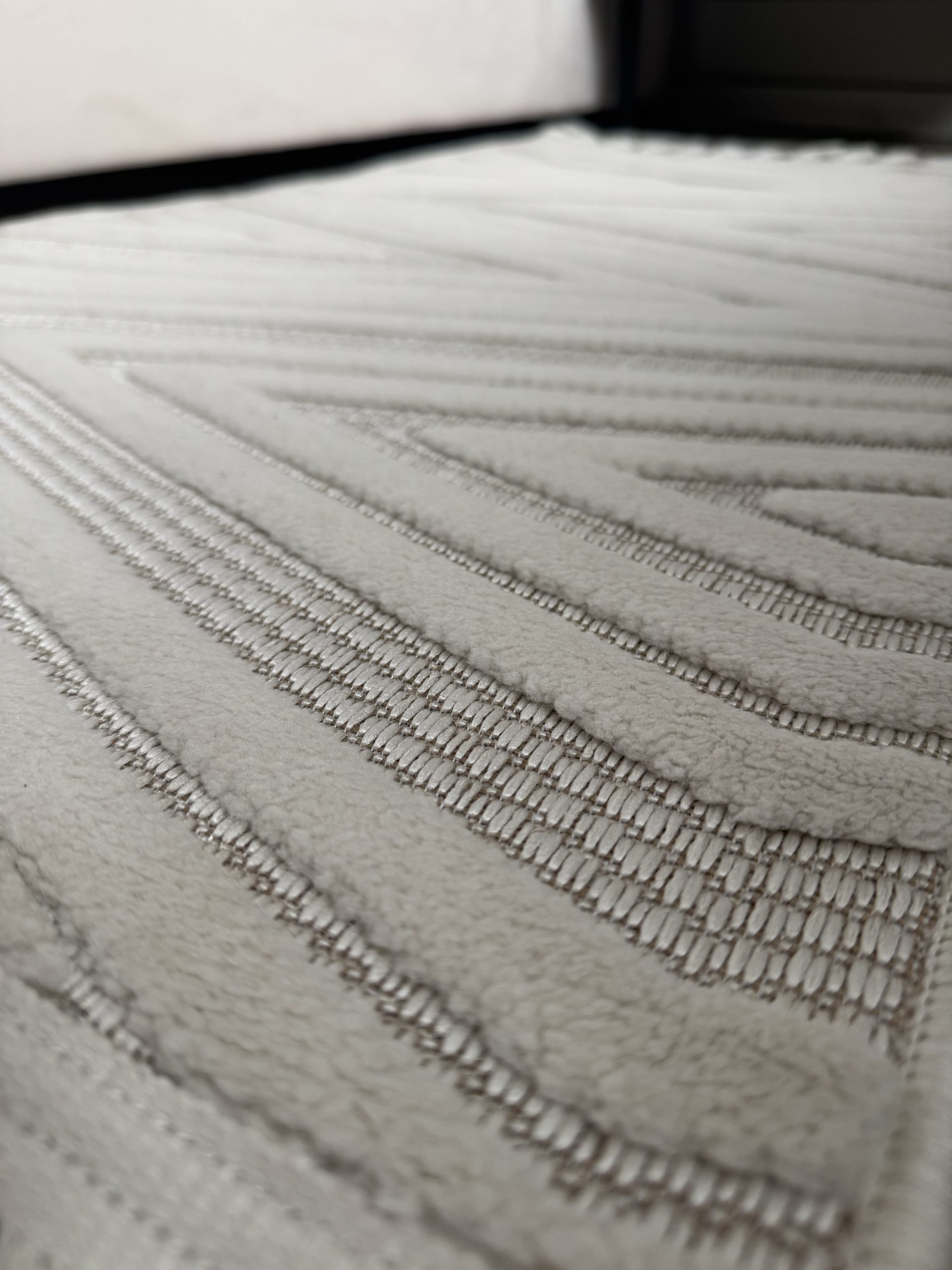 Рельєфна модель з середнім ворсом DOLCHE 3300A CREAM / CREAM