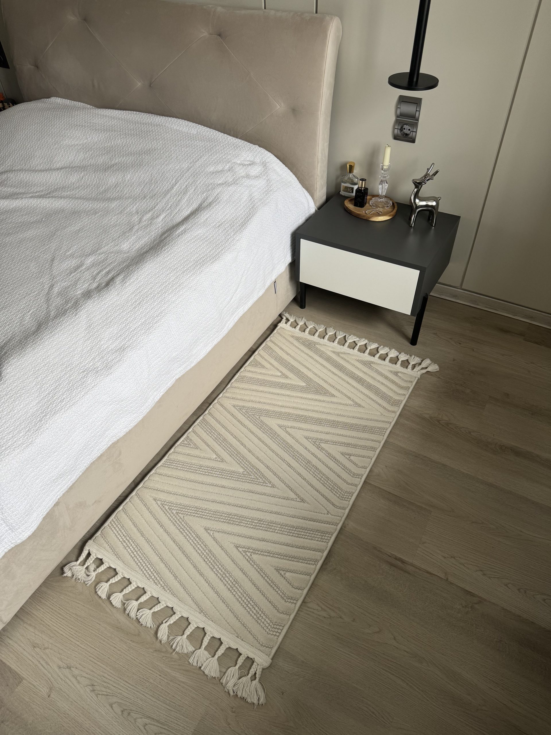 Рельєфна модель з середнім ворсом DOLCHE 3300A CREAM / CREAM