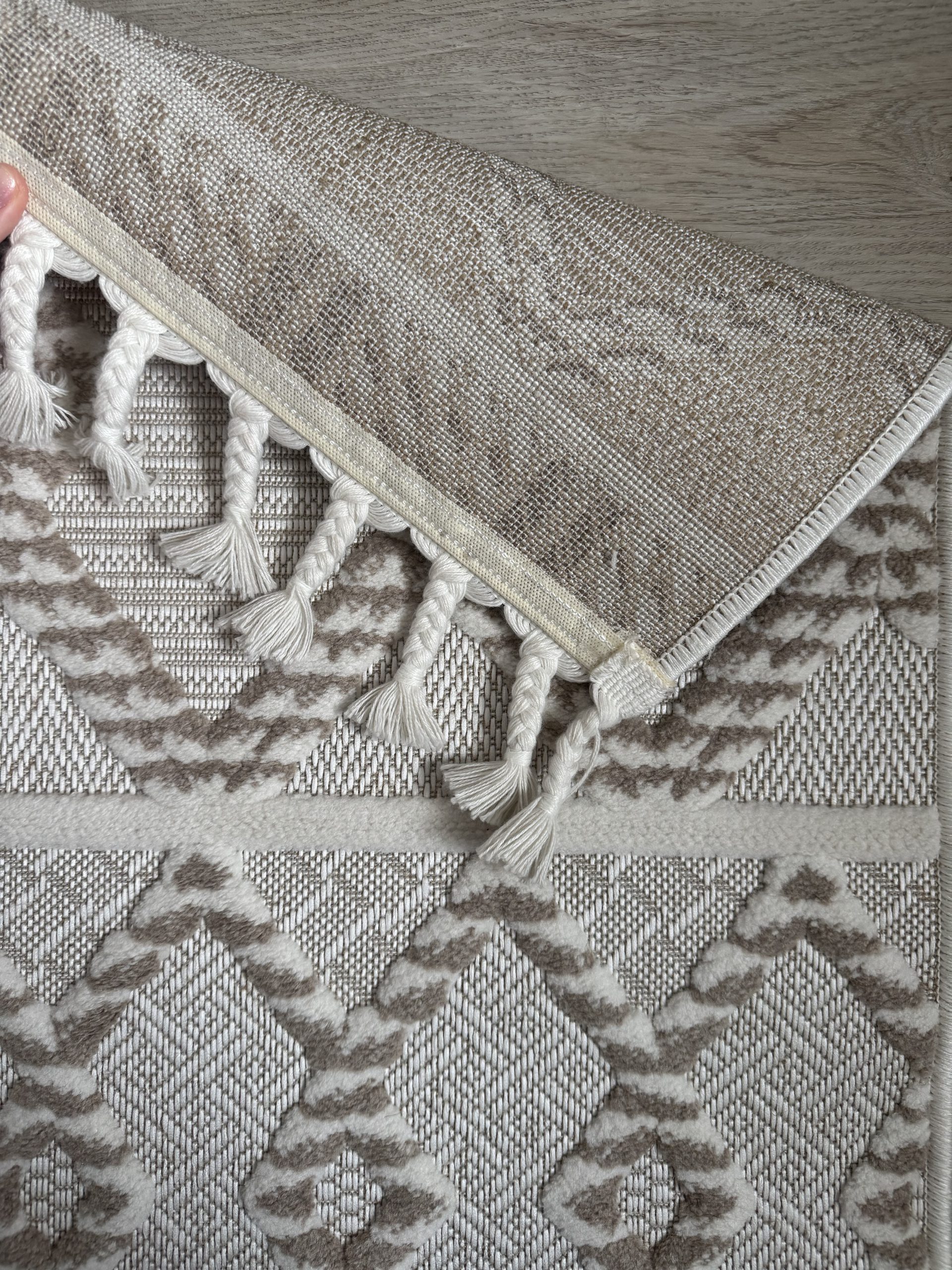 Рельєфна модель з середнім ворсом DOLСHE 3298A CREAM VIZON