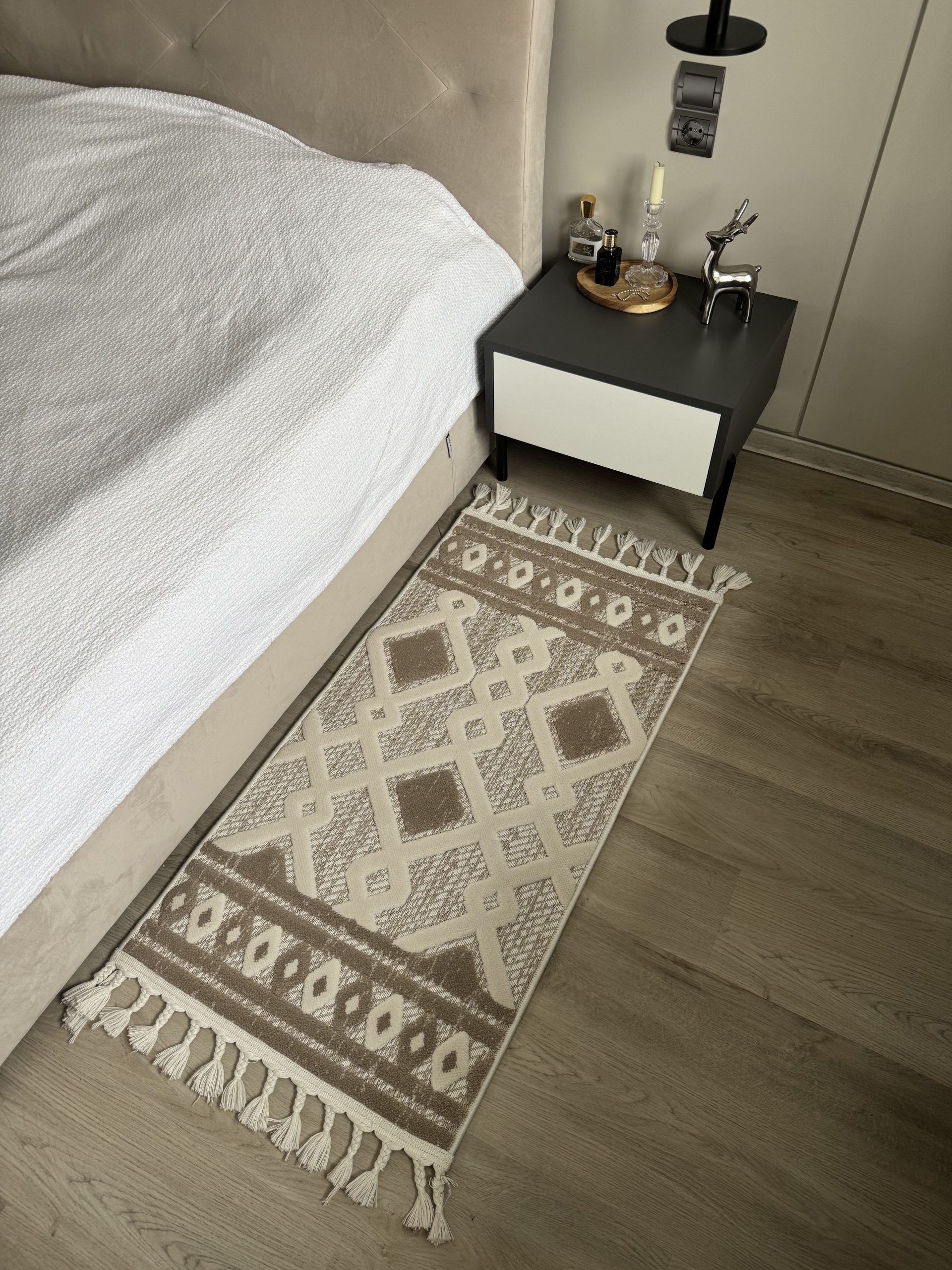 Рельєфна модель з середнім ворсом DOLCHE 3295B CREAM / BEIGE