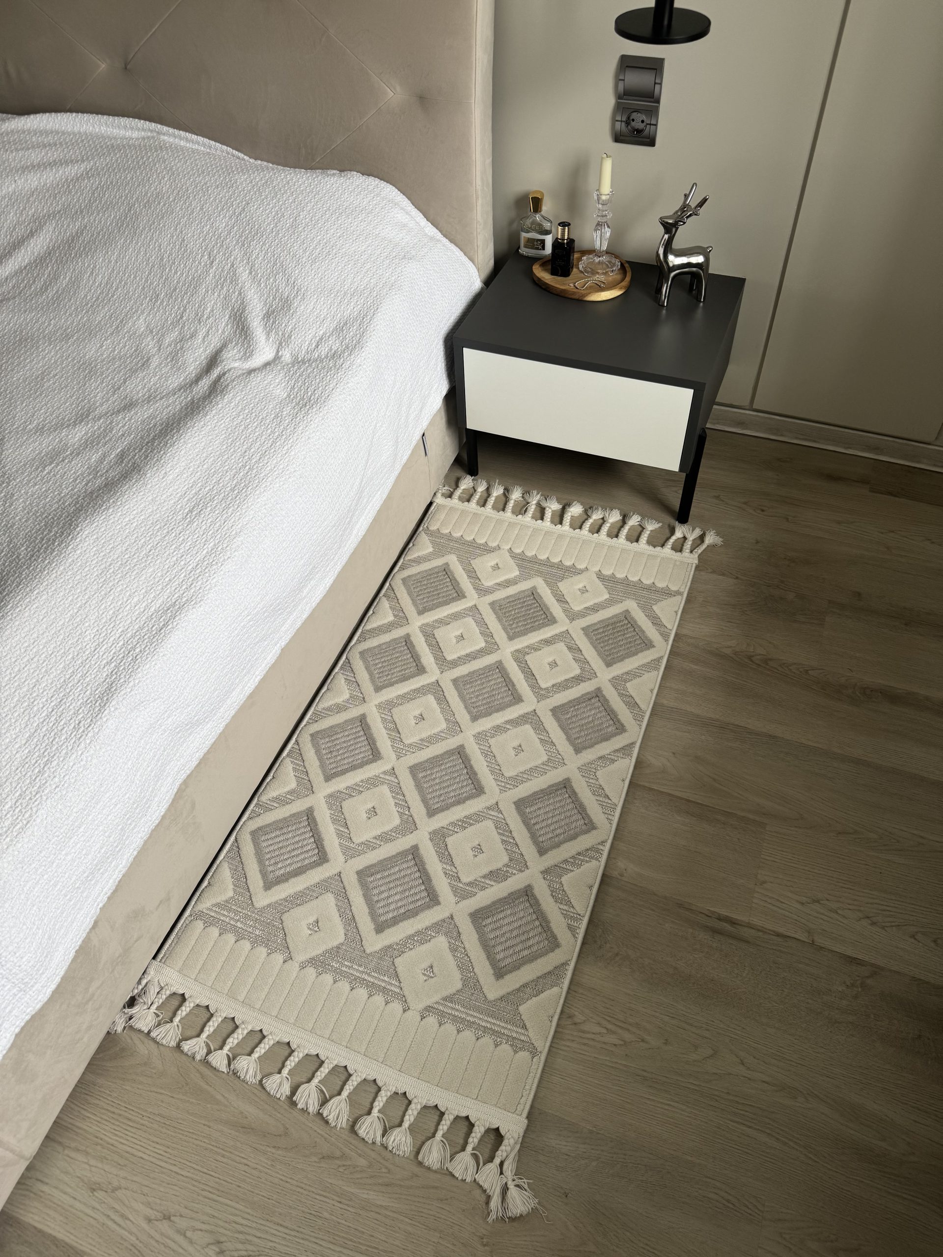 Рельєфна модель з середнім ворсом DOLCHE 3294A CREAM / L.GREY