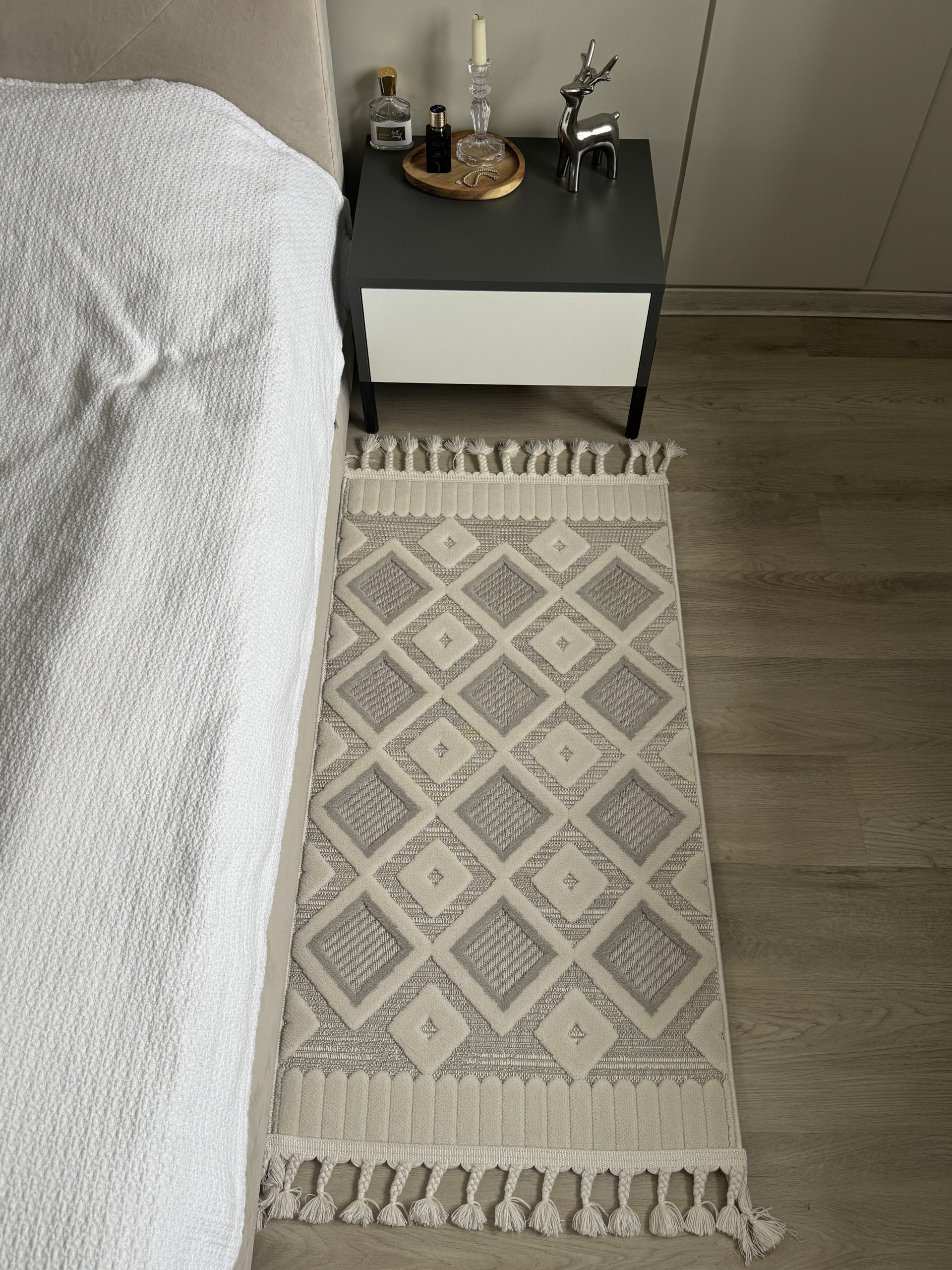 Рельєфна модель з середнім ворсом DOLCHE 3294A CREAM / L.GREY