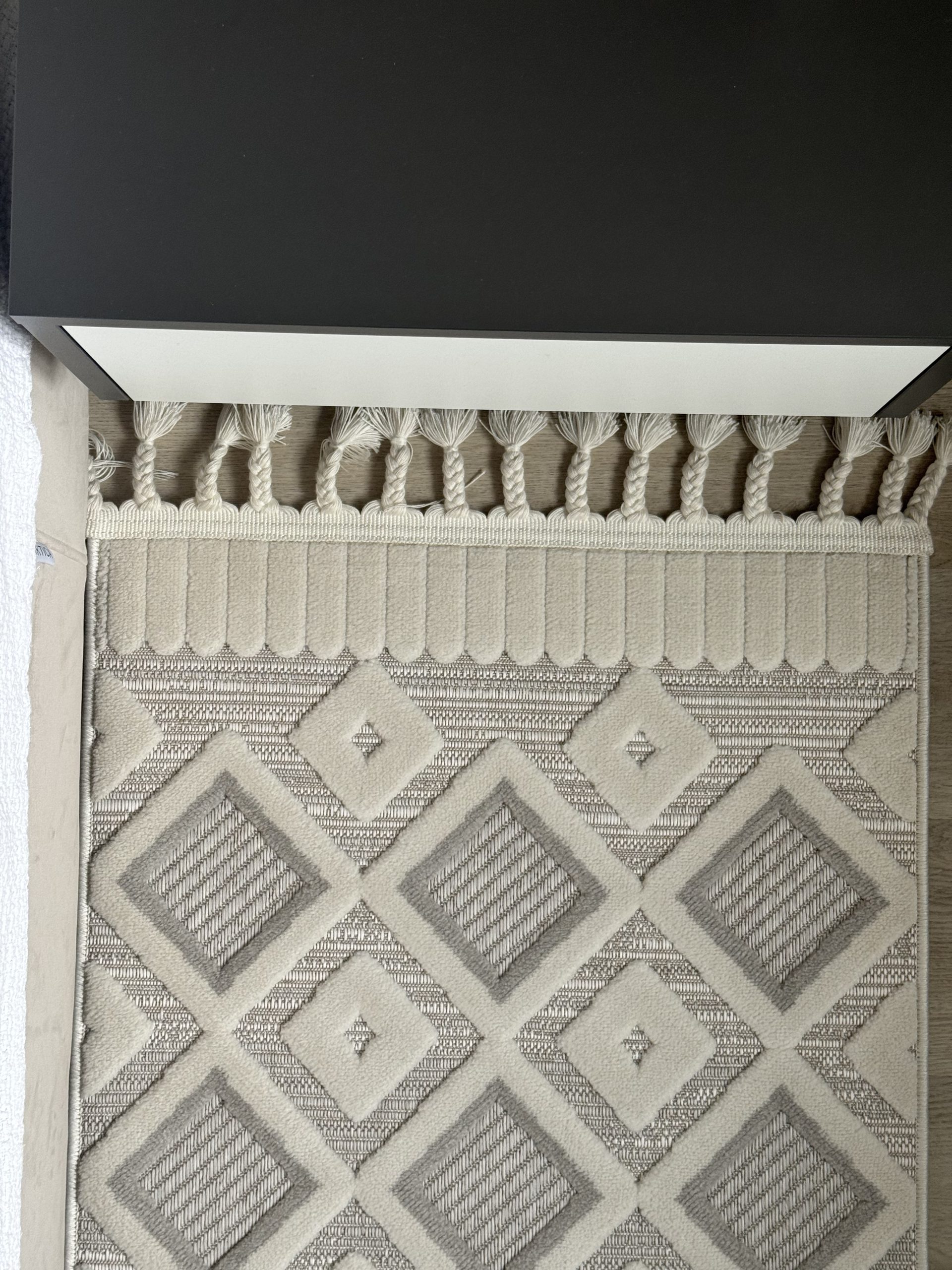 Рельєфна модель з середнім ворсом DOLCHE 3294A CREAM / L.GREY