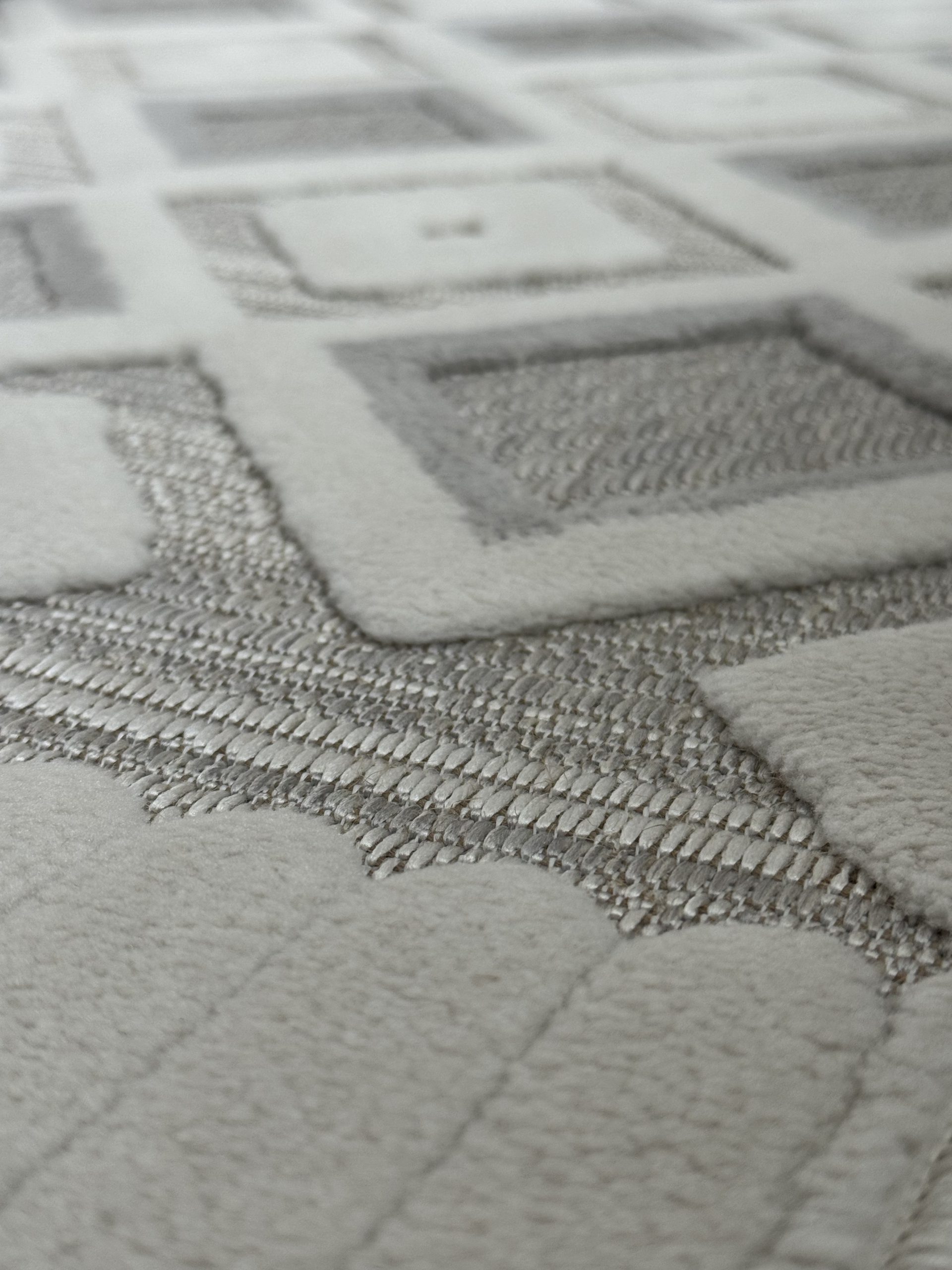 Рельєфна модель з середнім ворсом DOLCHE 3294A CREAM / L.GREY