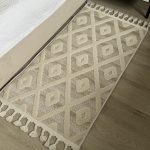 Рельєфна модель з середнім ворсом DOLCHE 3299A BEIGE / CREAM