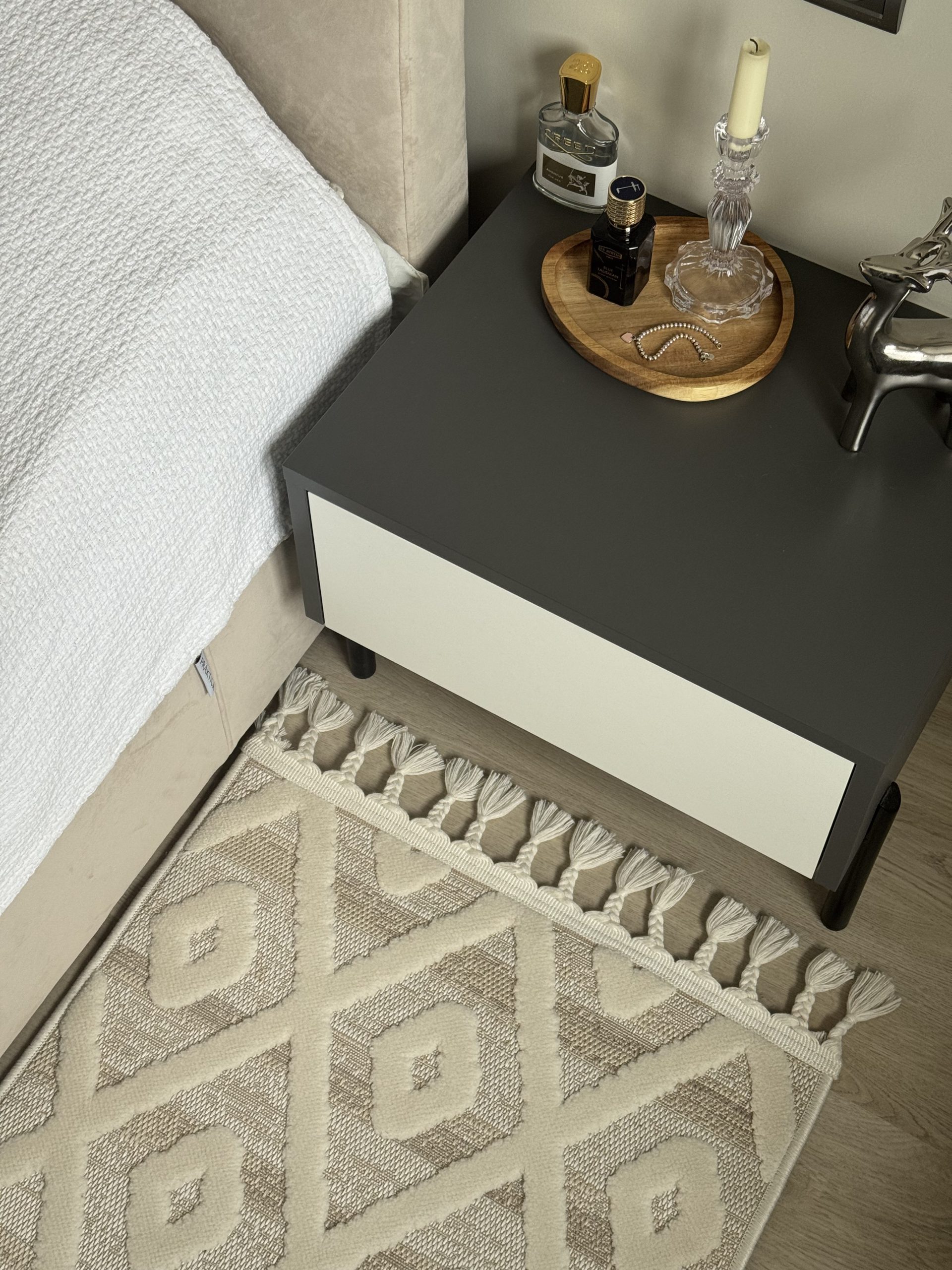 Рельєфна модель з середнім ворсом DOLCHE 3299A BEIGE / CREAM