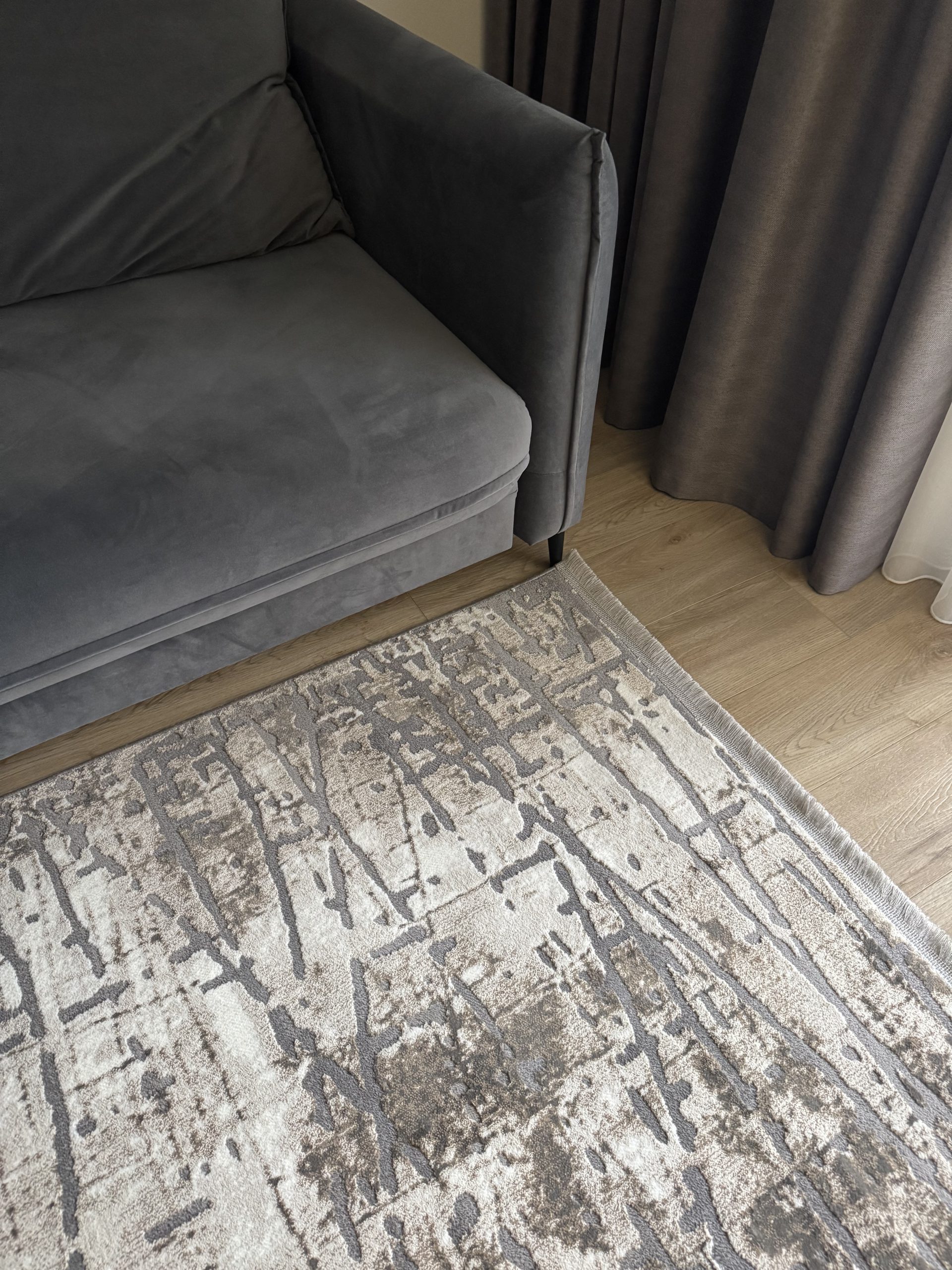 Рельєфна модель з середнім ворсом LUXURY 06189A GREY