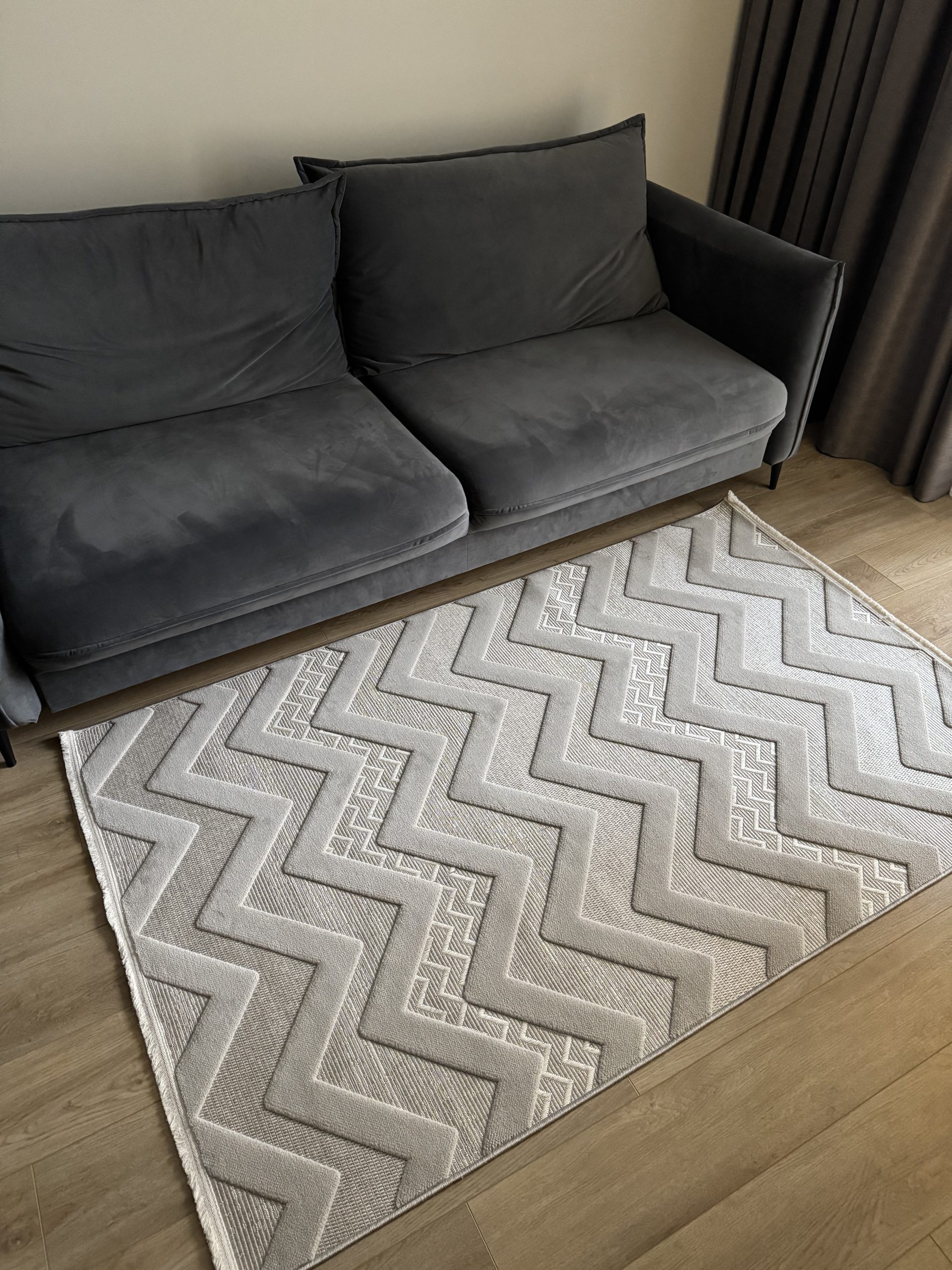 Рельєфна модель з середнім ворсом Dolche 4037B L.GREY