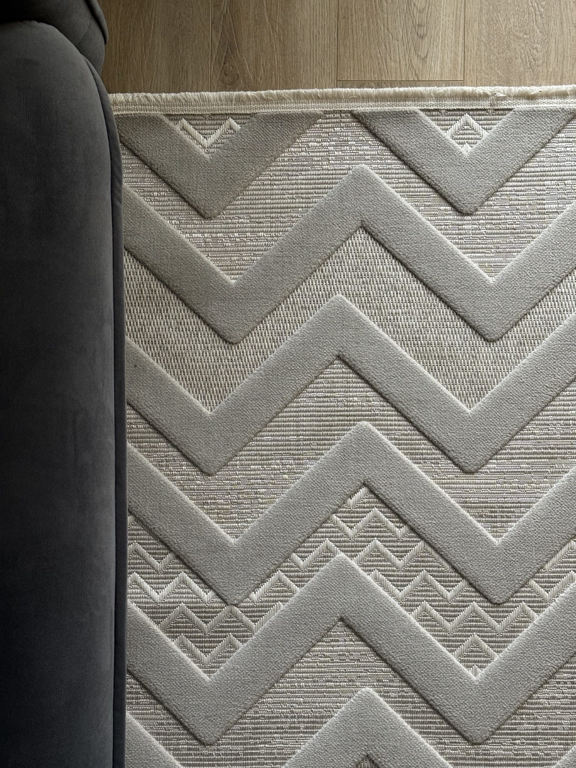 Рельєфна модель з середнім ворсом Dolche 4037B L.GREY