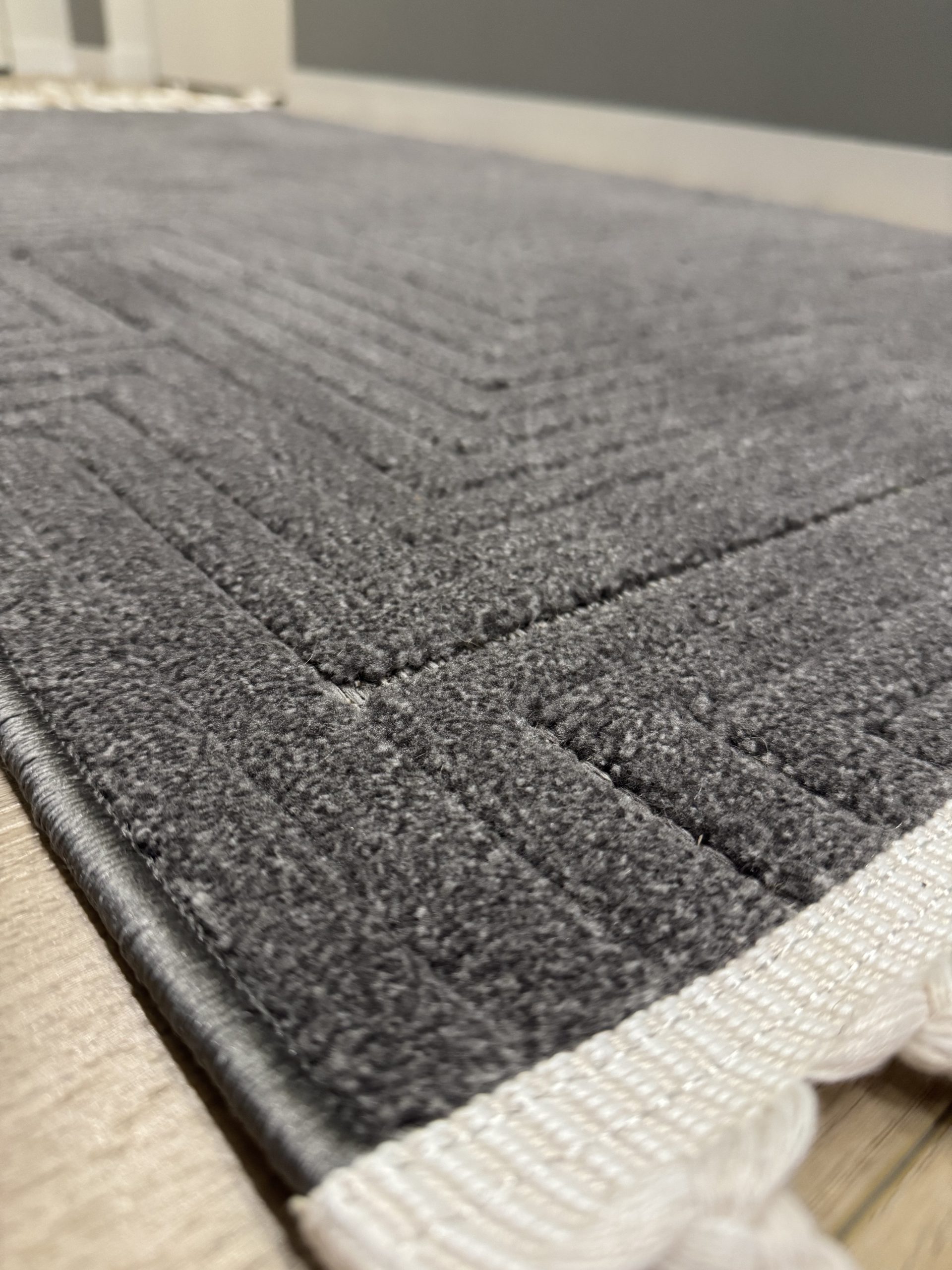 Рельєфна модель з середнім ворсом Dolche 3089H ANTRACITE