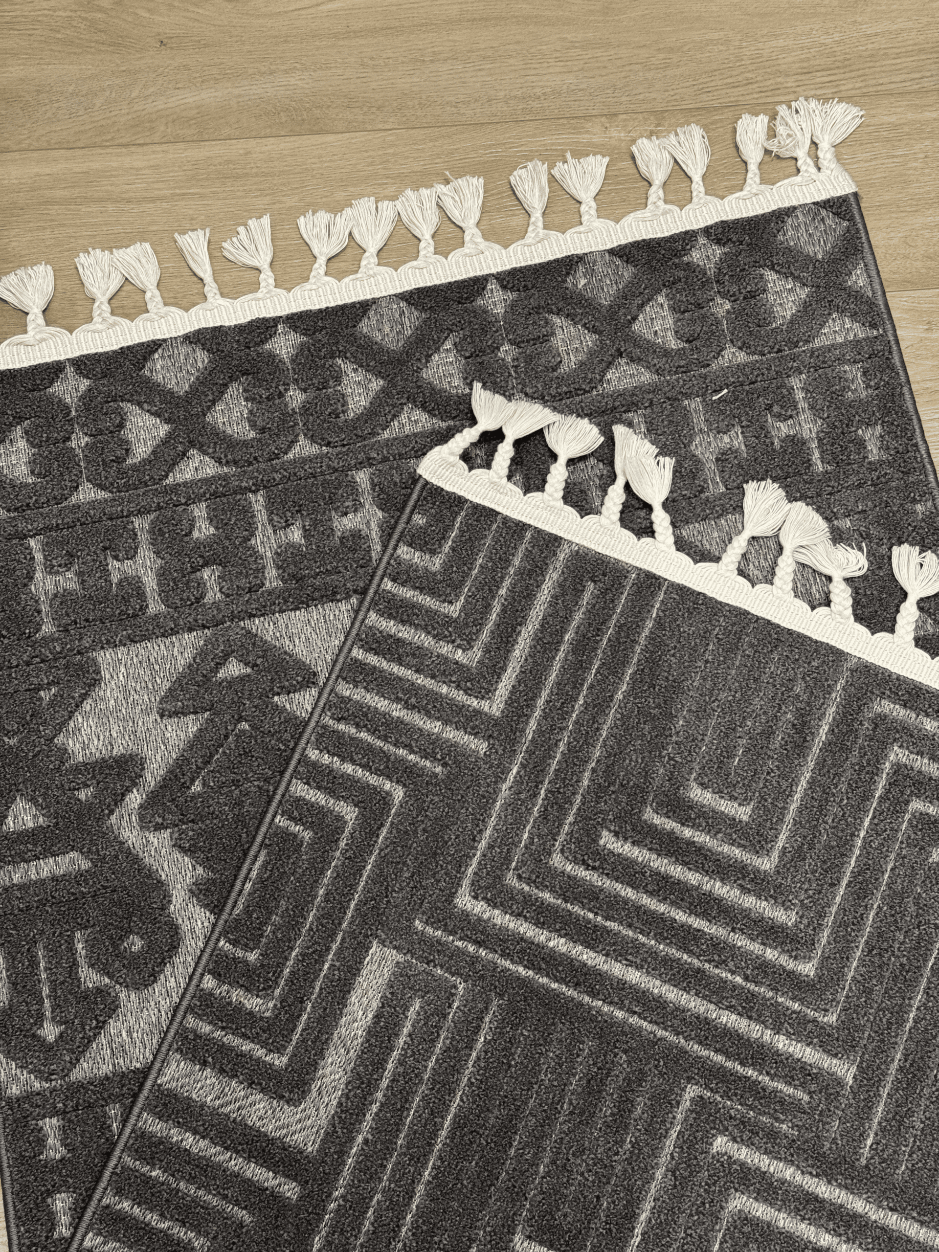 Рельєфна модель з середнім ворсом DOLCHE 9092B ANTRACITE