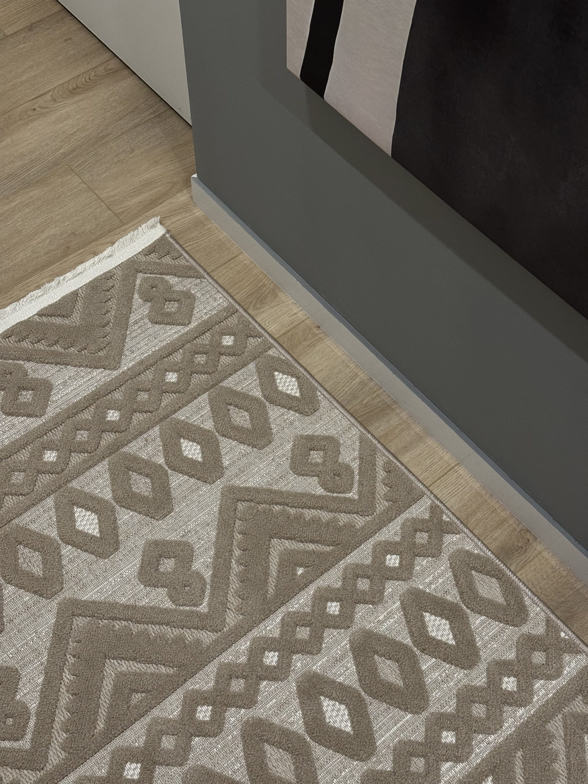 Рельєфна модель з середнім ворсом DOLCHE 4198A CREAM / VIZON