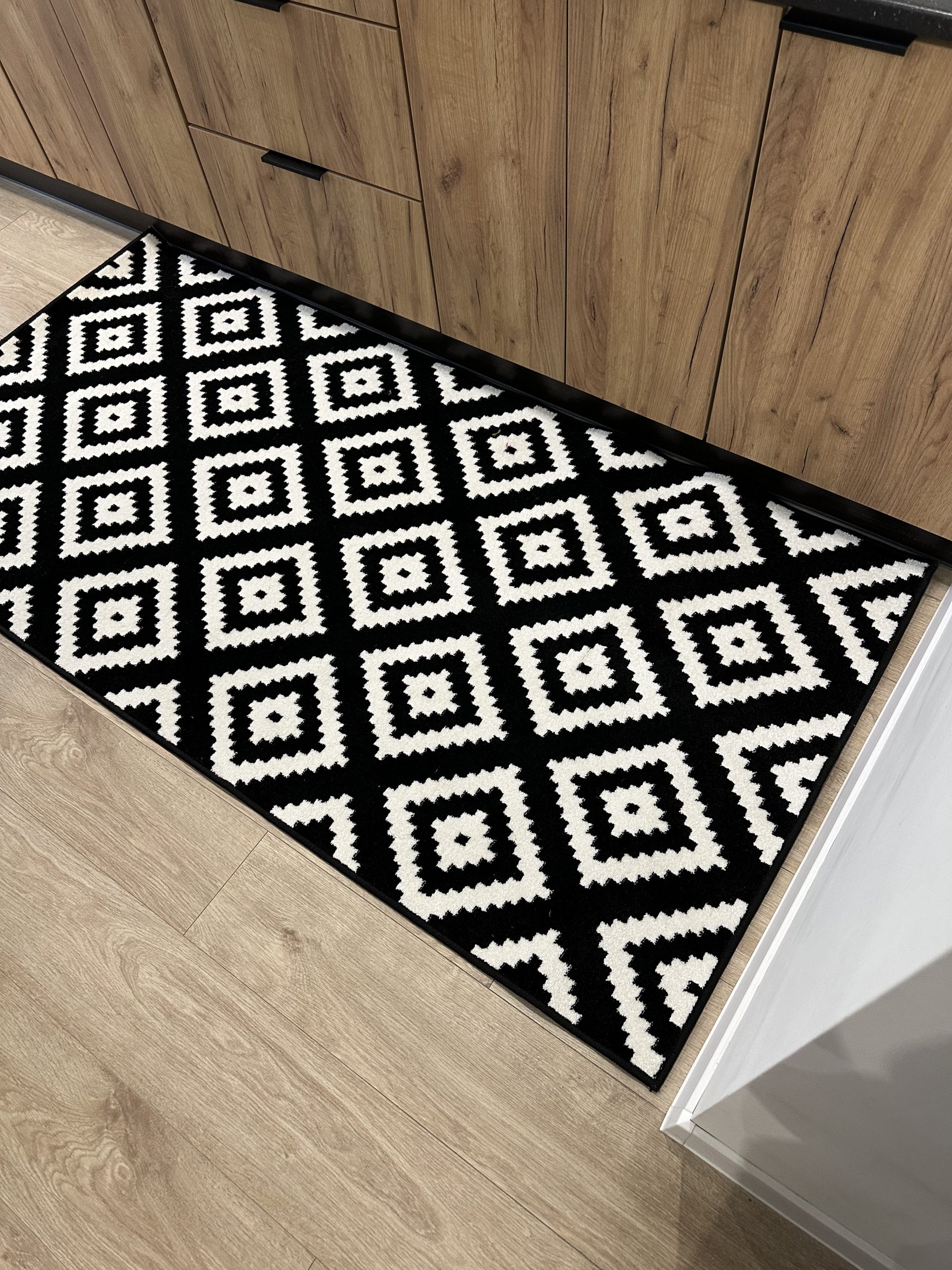 Килим зі щільним ворсом Kolibri 11212/180