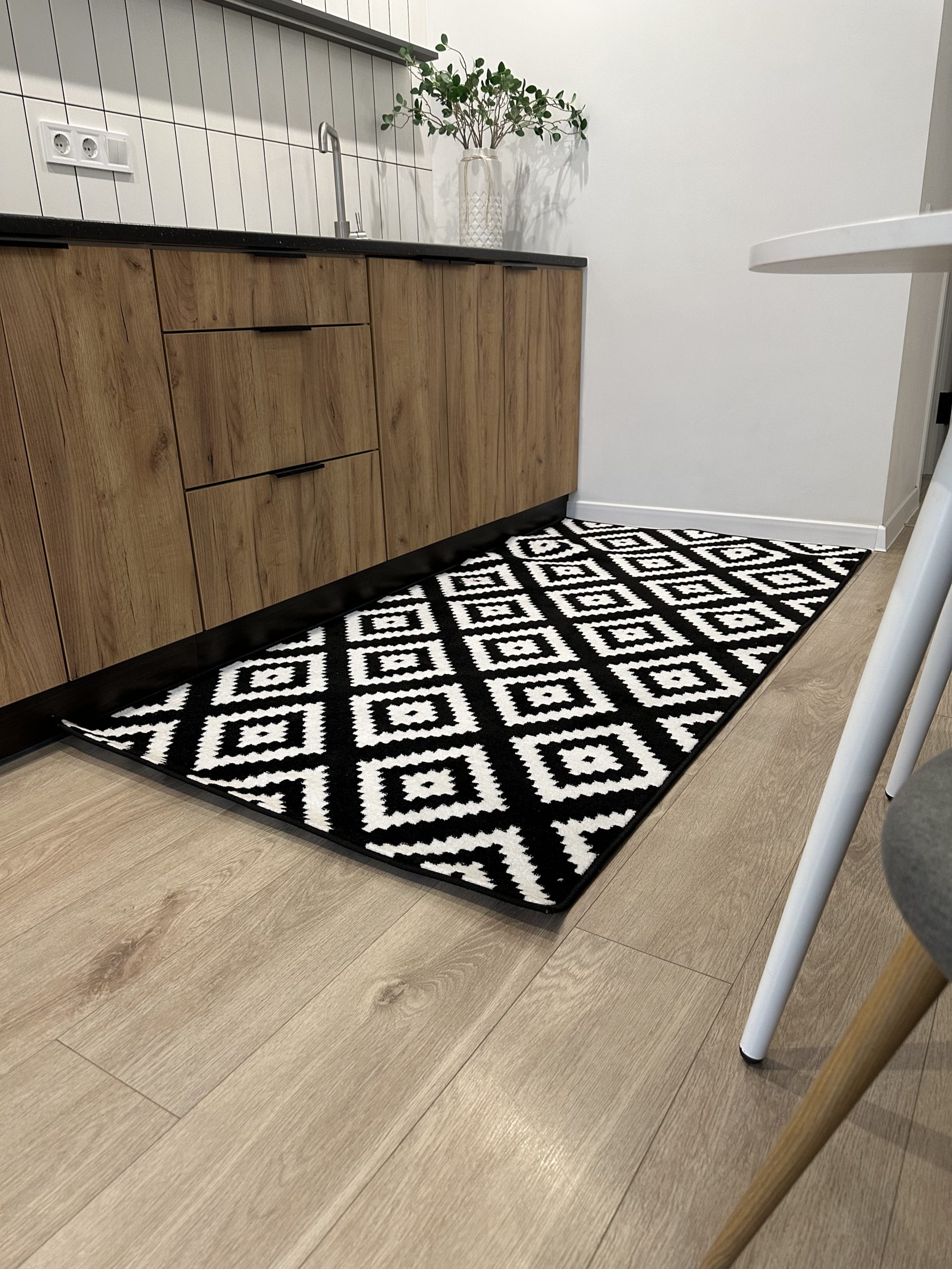 Килим зі щільним ворсом Kolibri 11212/180