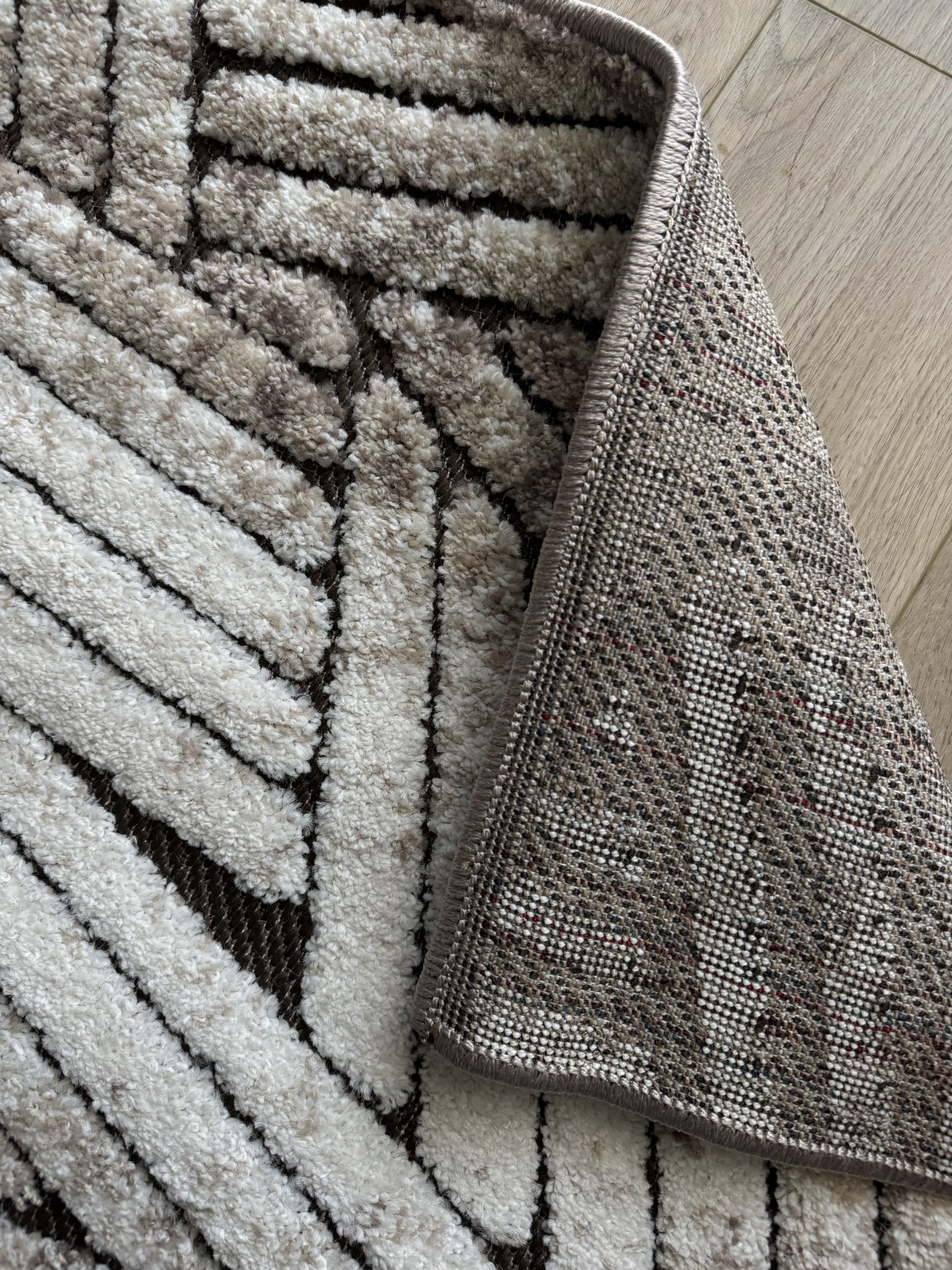 Рельєфна модель з середнім ворсом Fashion 32001/110