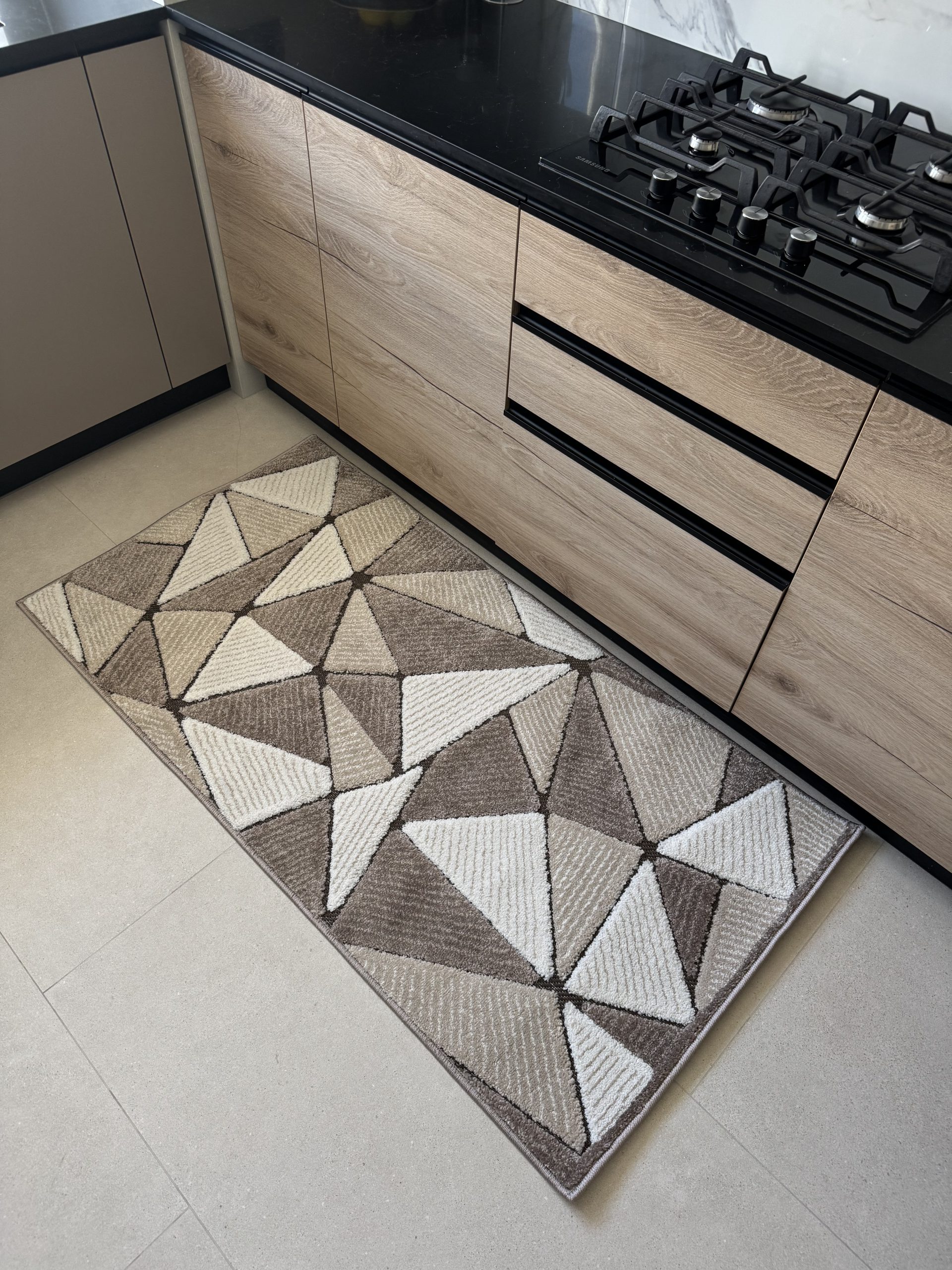 Рельєфна модель з середнім ворсом Fashion 32016/120