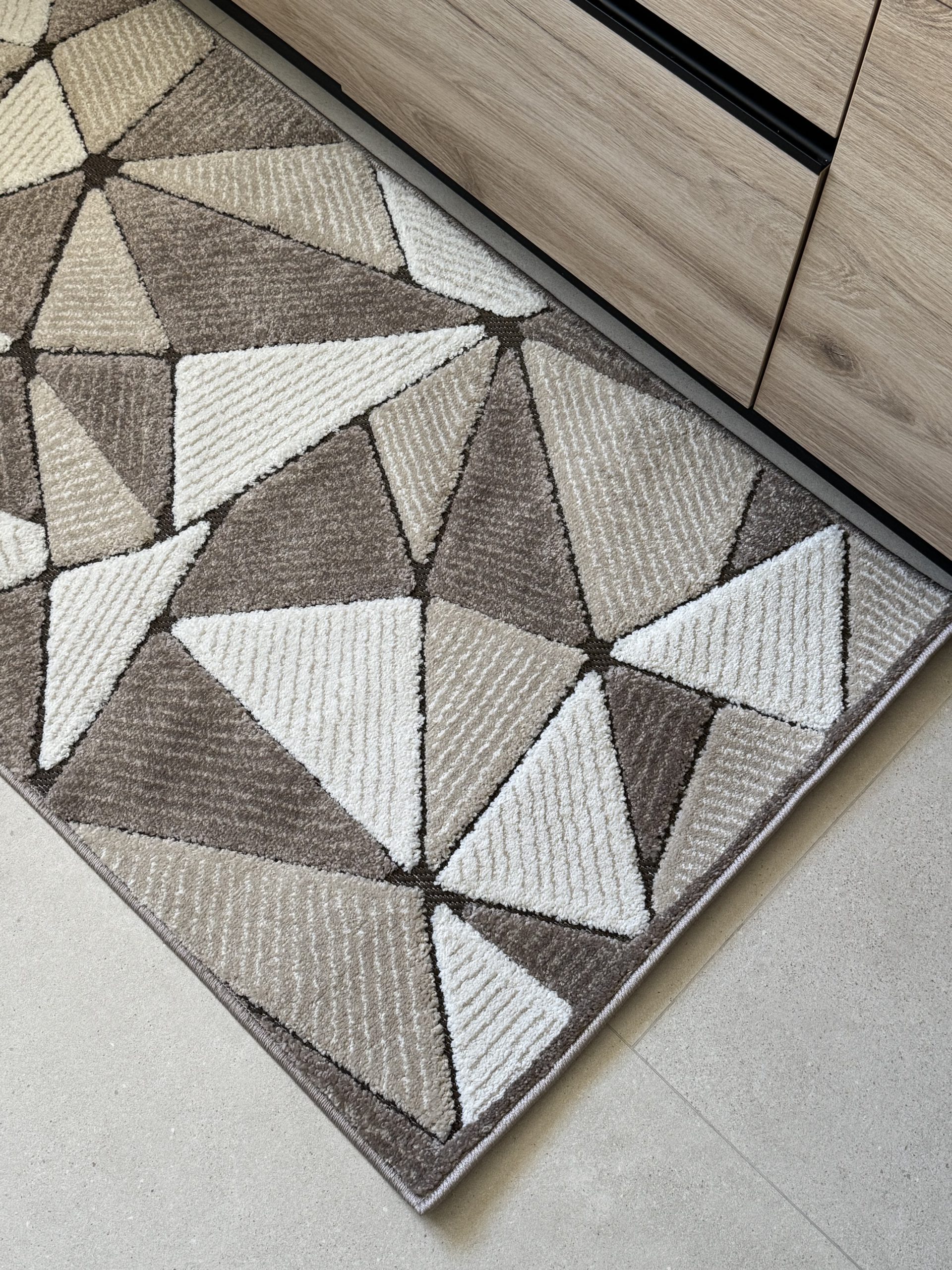 Рельєфна модель з середнім ворсом Fashion 32016/120