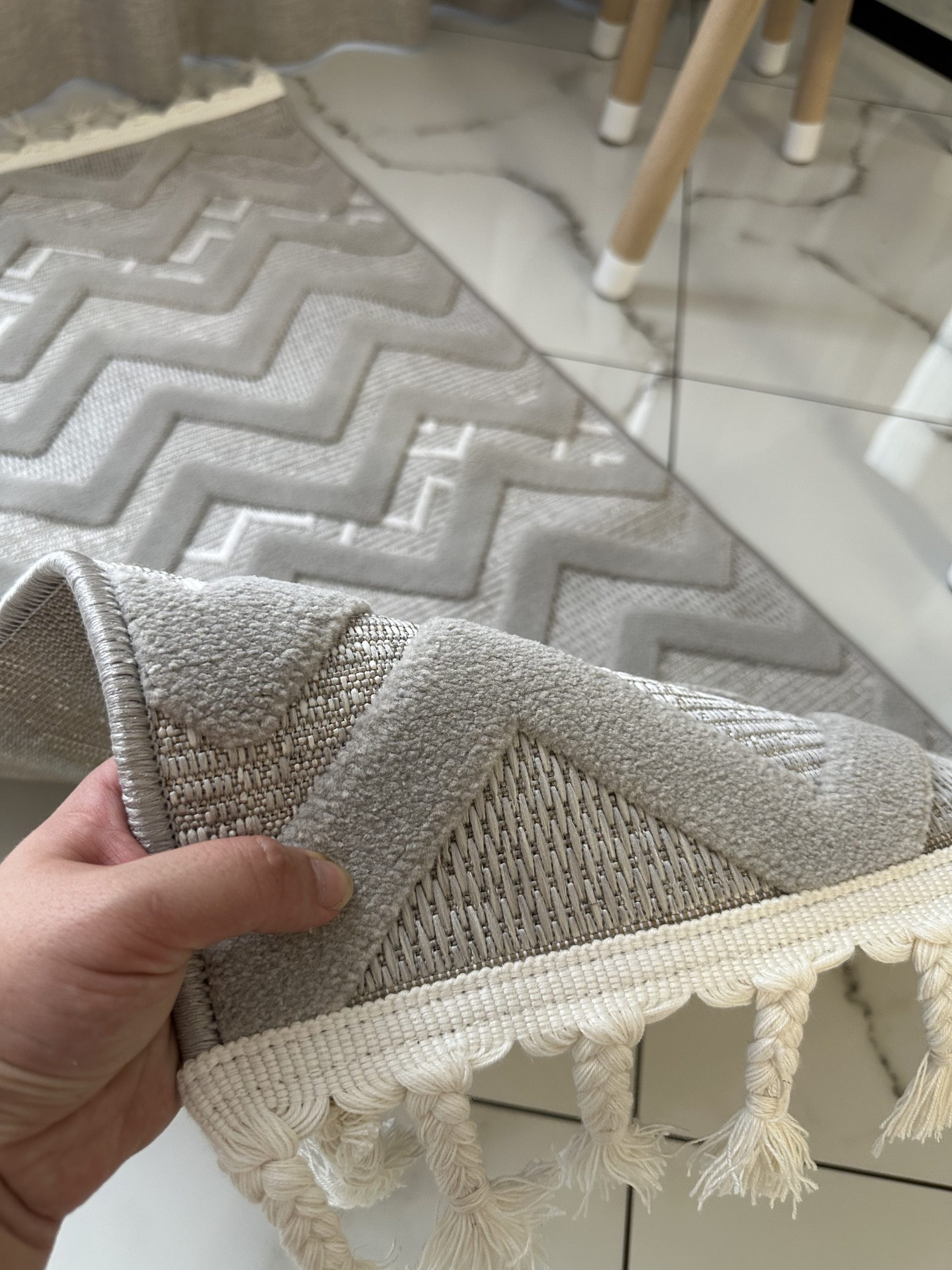 Рельєфна модель з середнім ворсом Dolche 4037B L.GREY