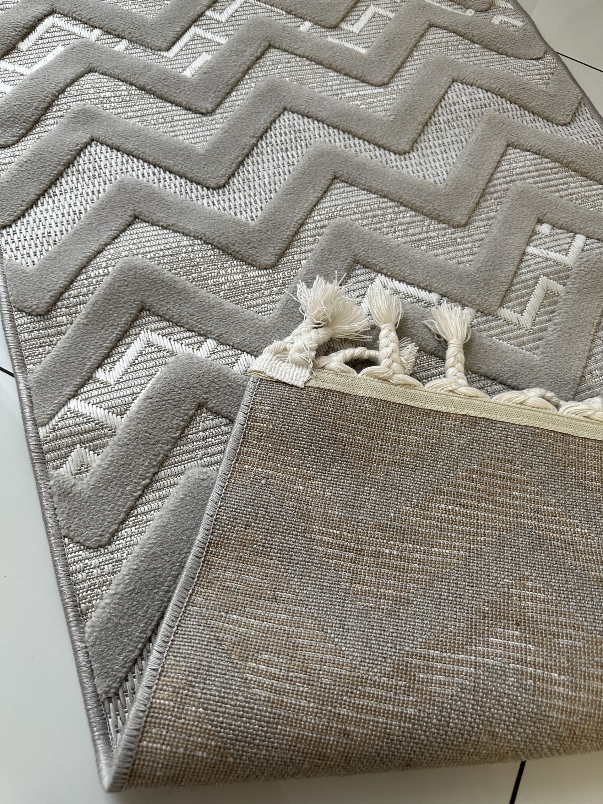 Рельєфна модель з середнім ворсом Dolche 4037B L.GREY