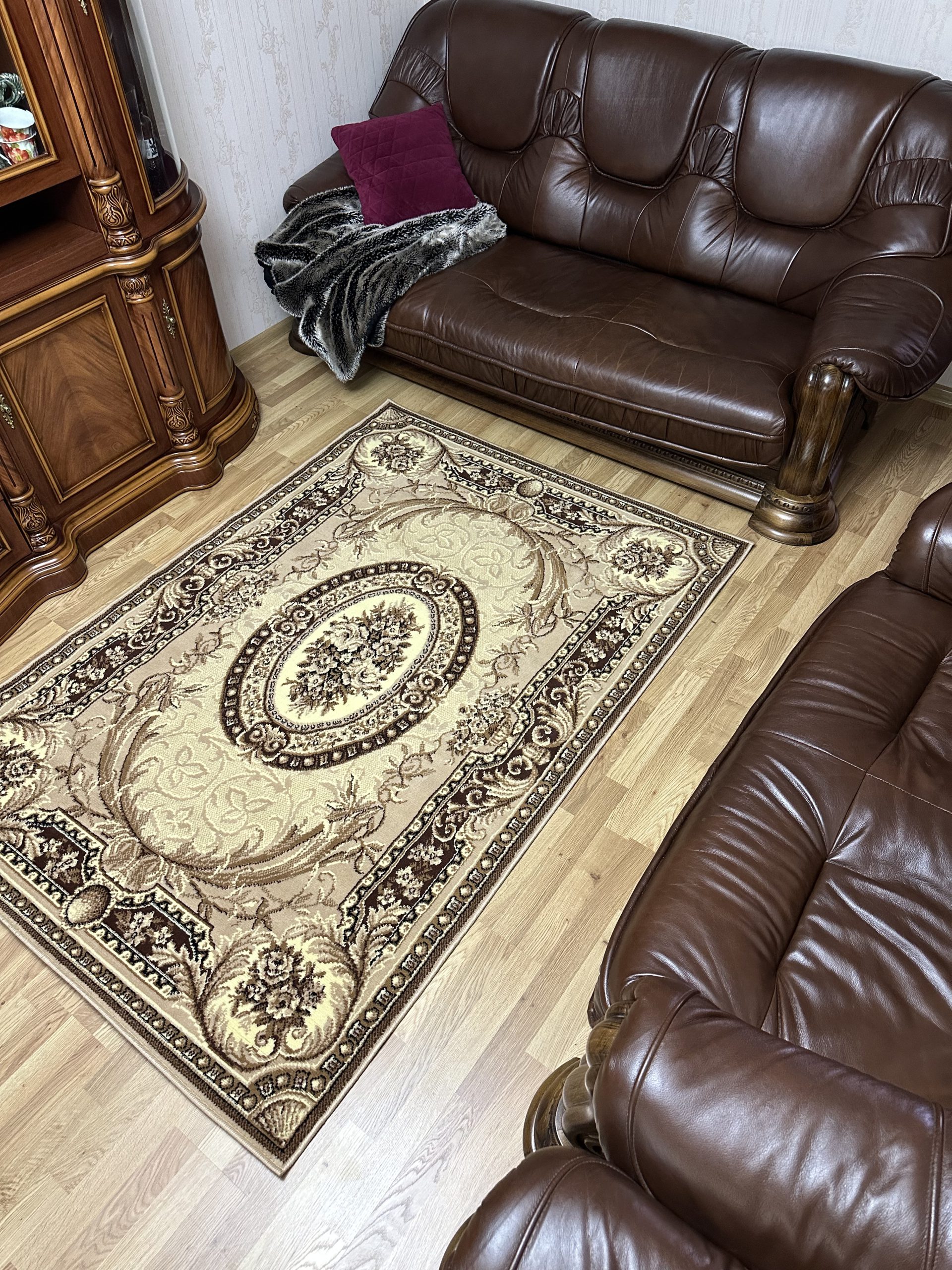 Класичний килим з низьким ворсом Gold 042/12