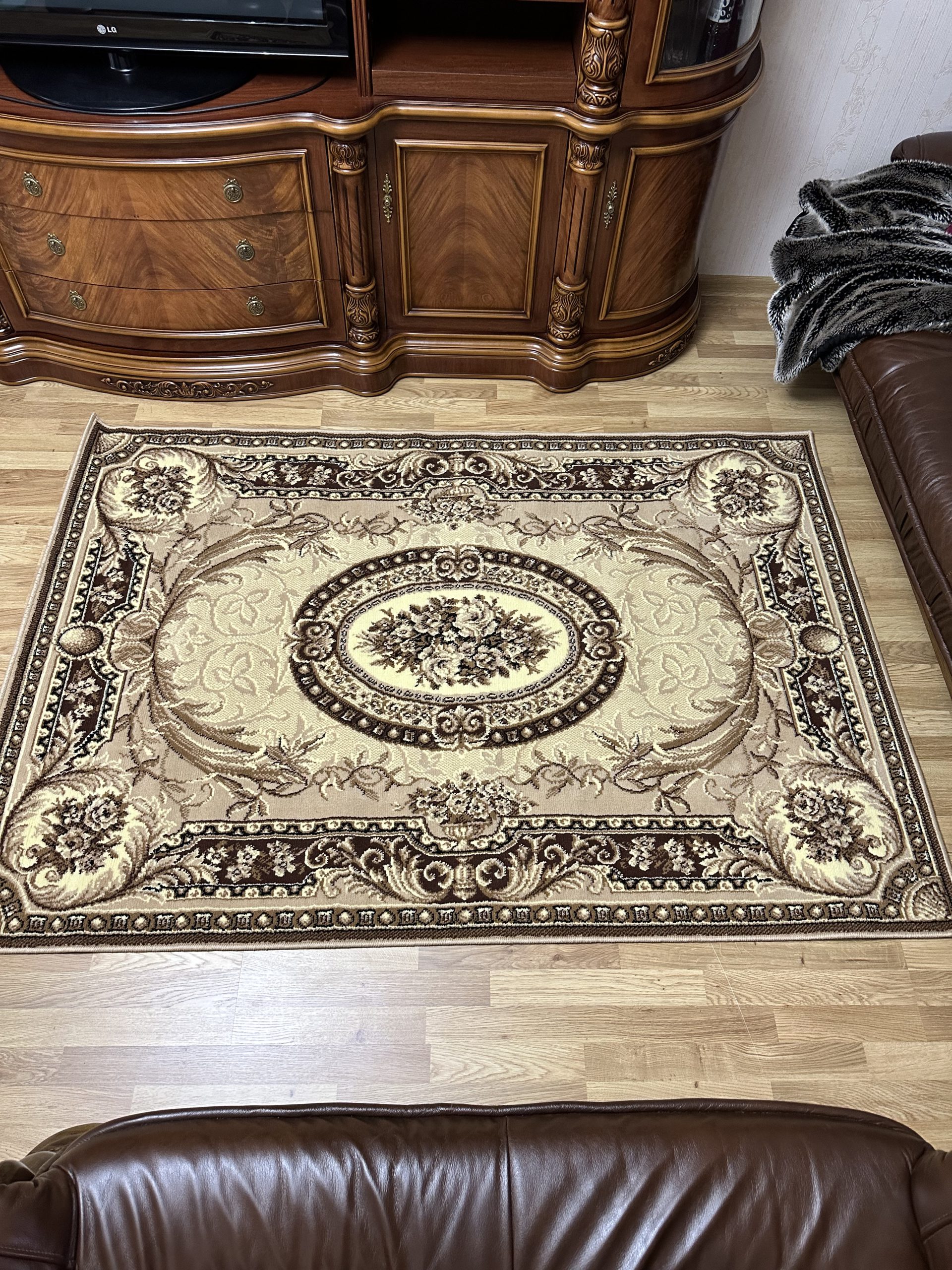 Класичний килим з низьким ворсом Gold 042/12