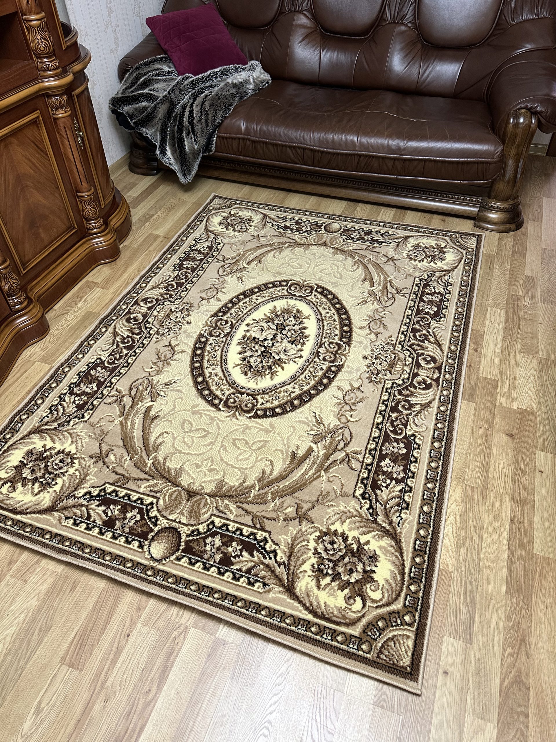 Класичний килим з низьким ворсом Gold 042/12