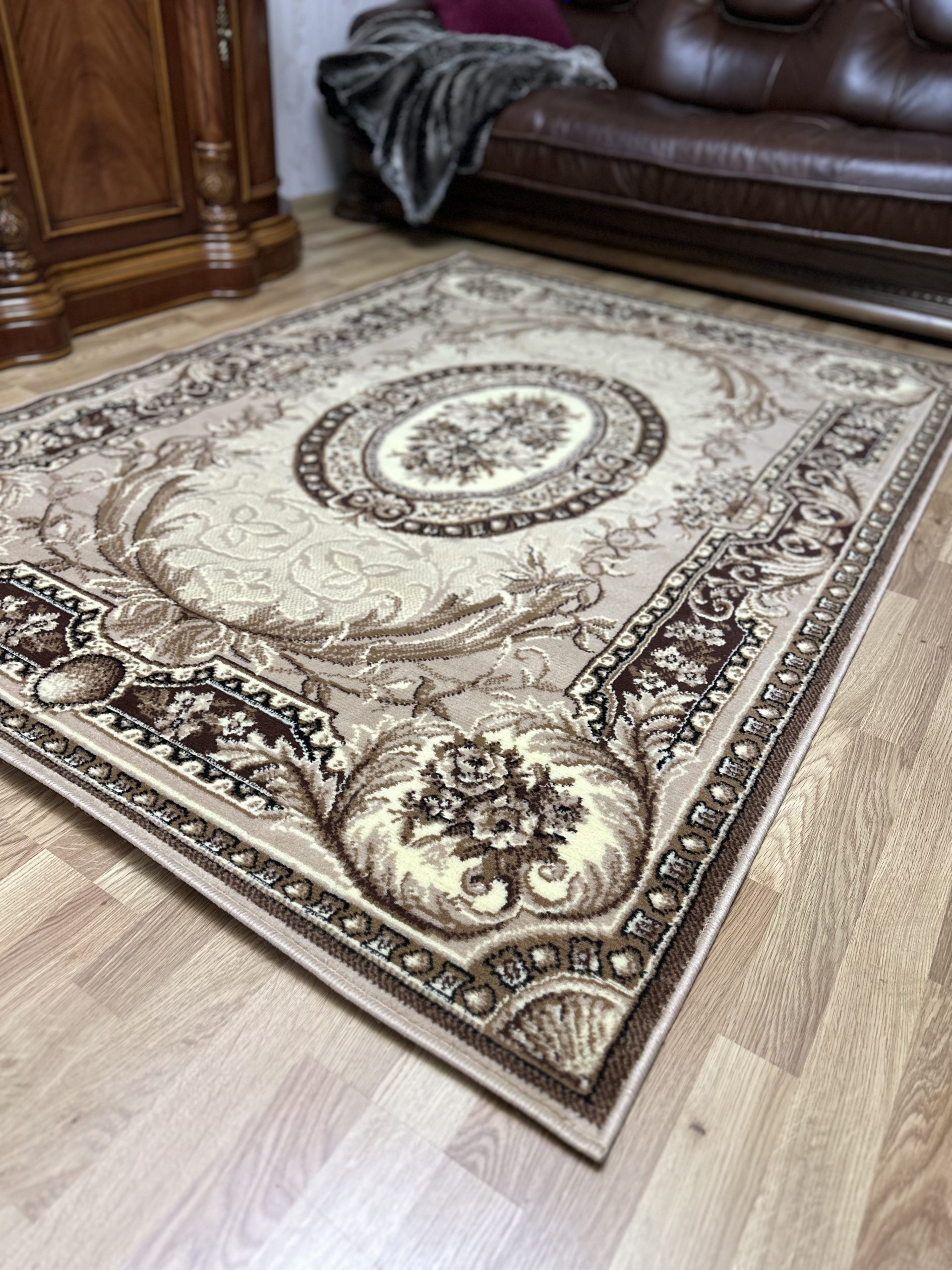 Класичний килим з низьким ворсом Gold 042/12