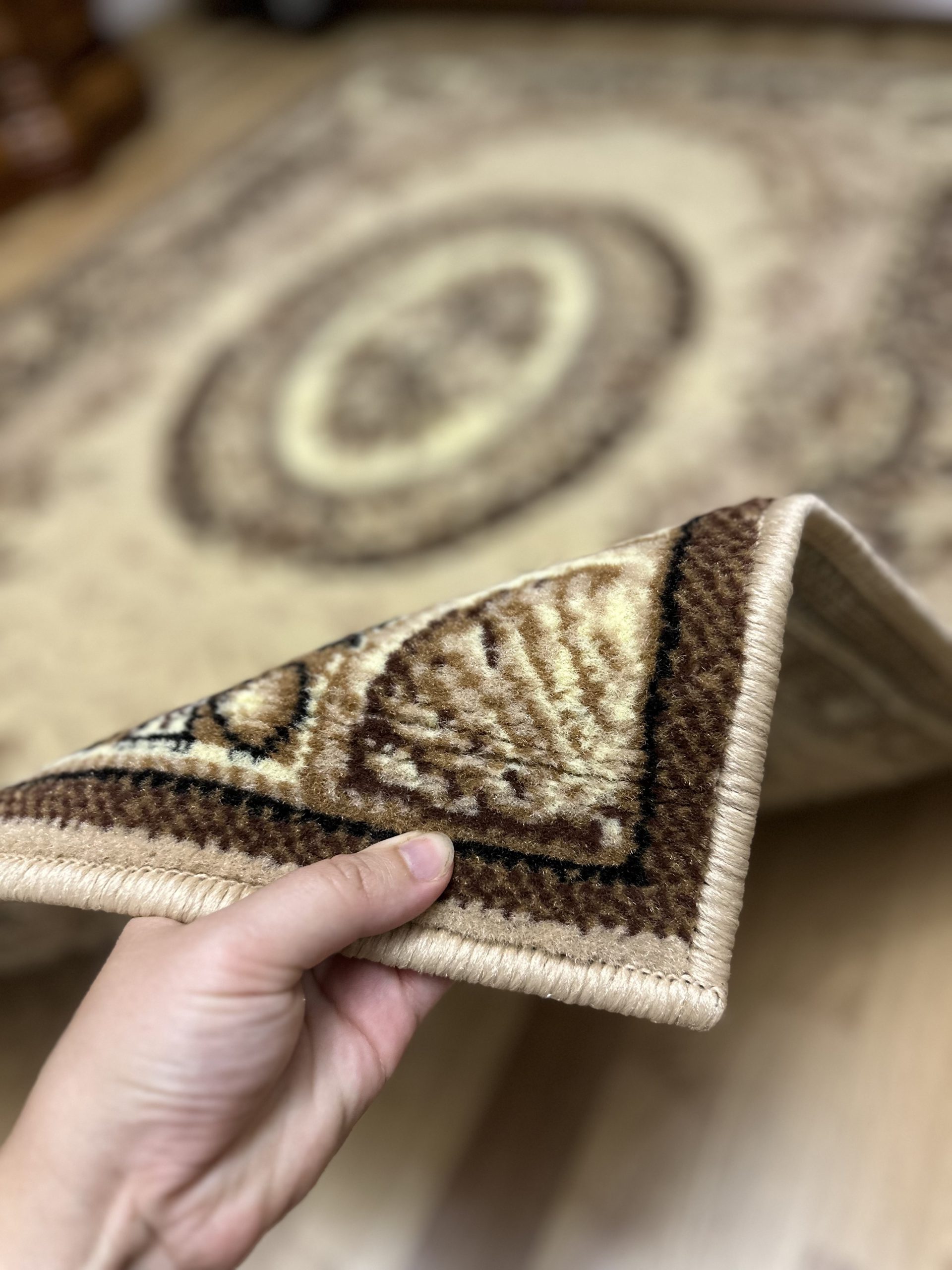 Класичний килим з низьким ворсом Gold 042/12