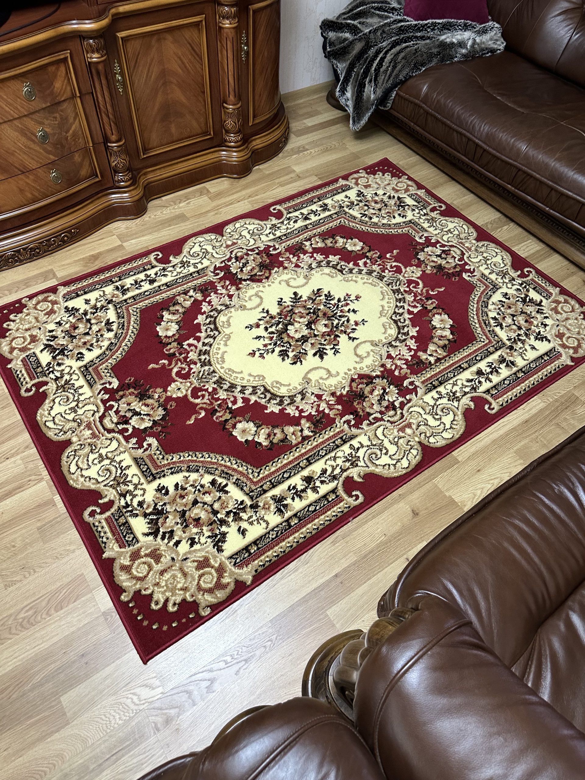 Класичний килим з низьким ворсом Gold 047/22