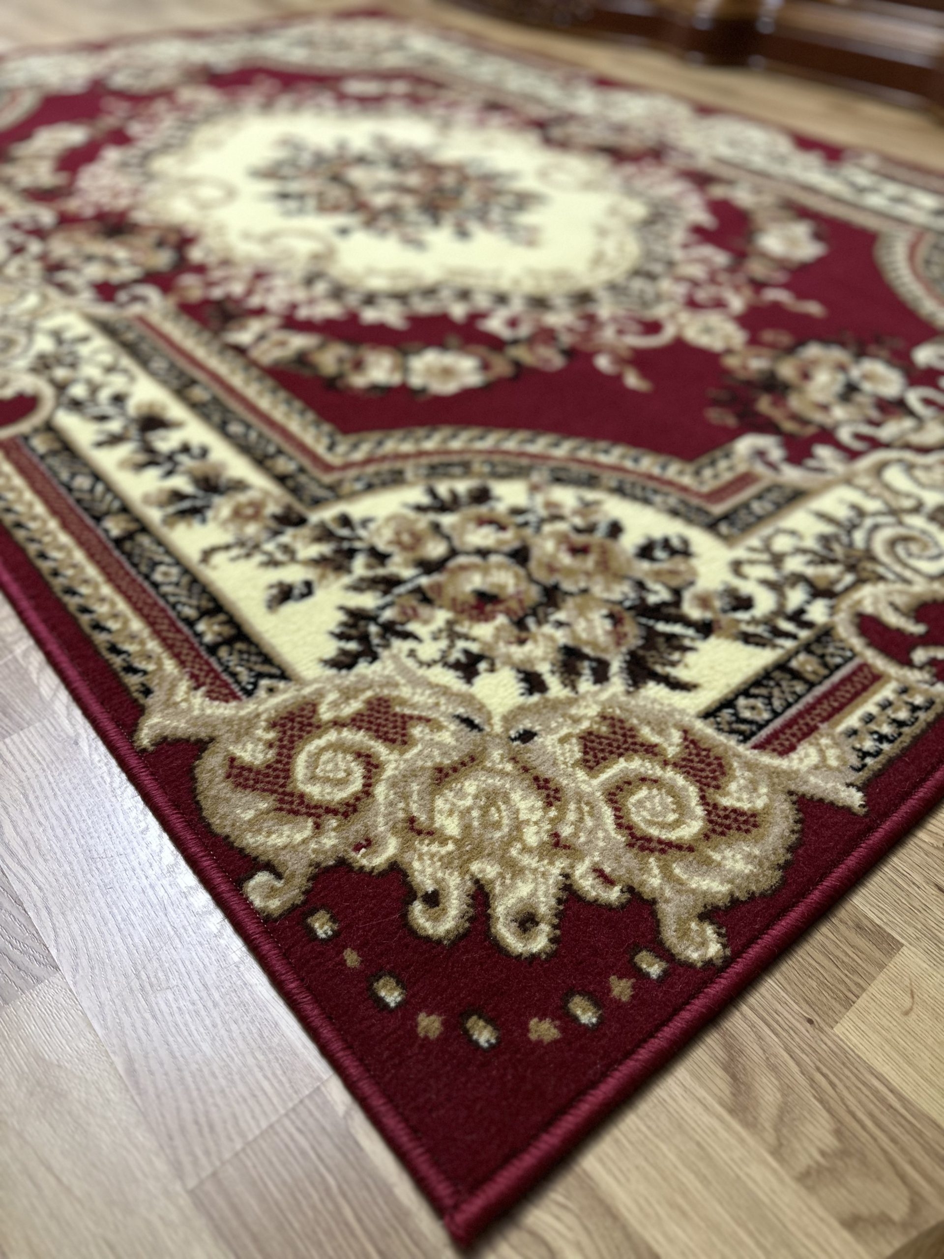 Класичний килим з низьким ворсом Gold 047/22