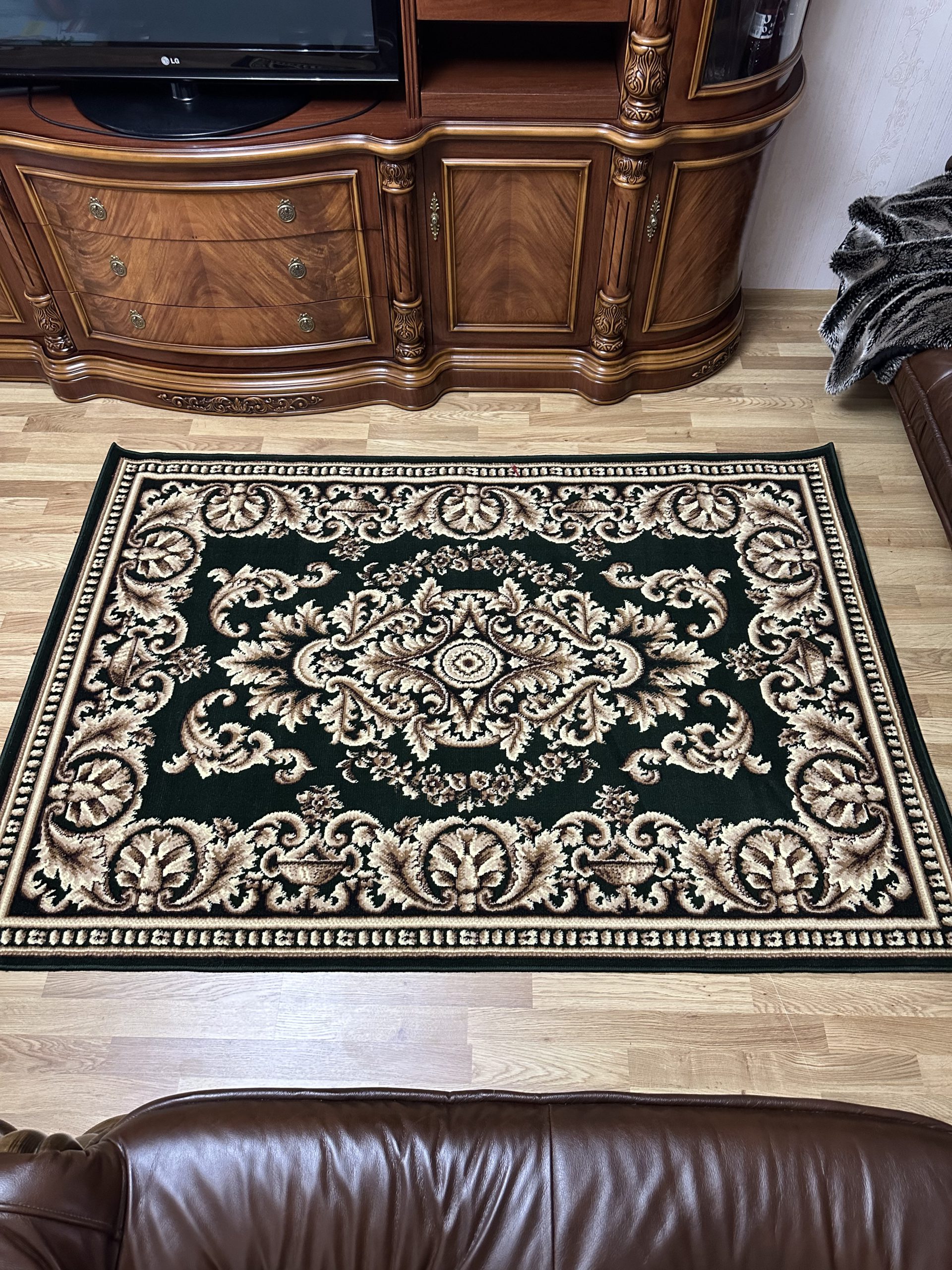 Класичний килим з низьким ворсом Gold 380/32