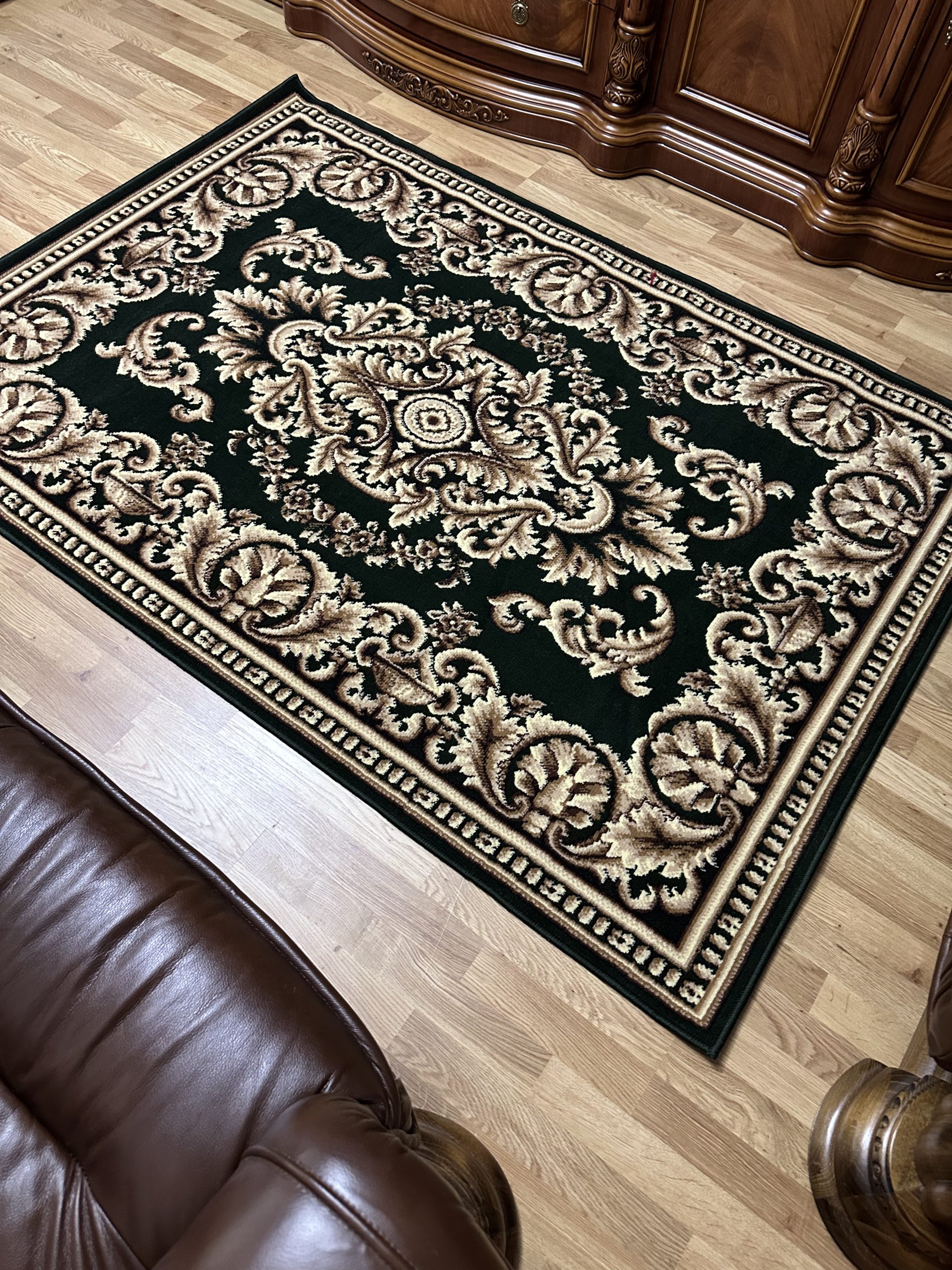 Класичний килим з низьким ворсом Gold 380/32