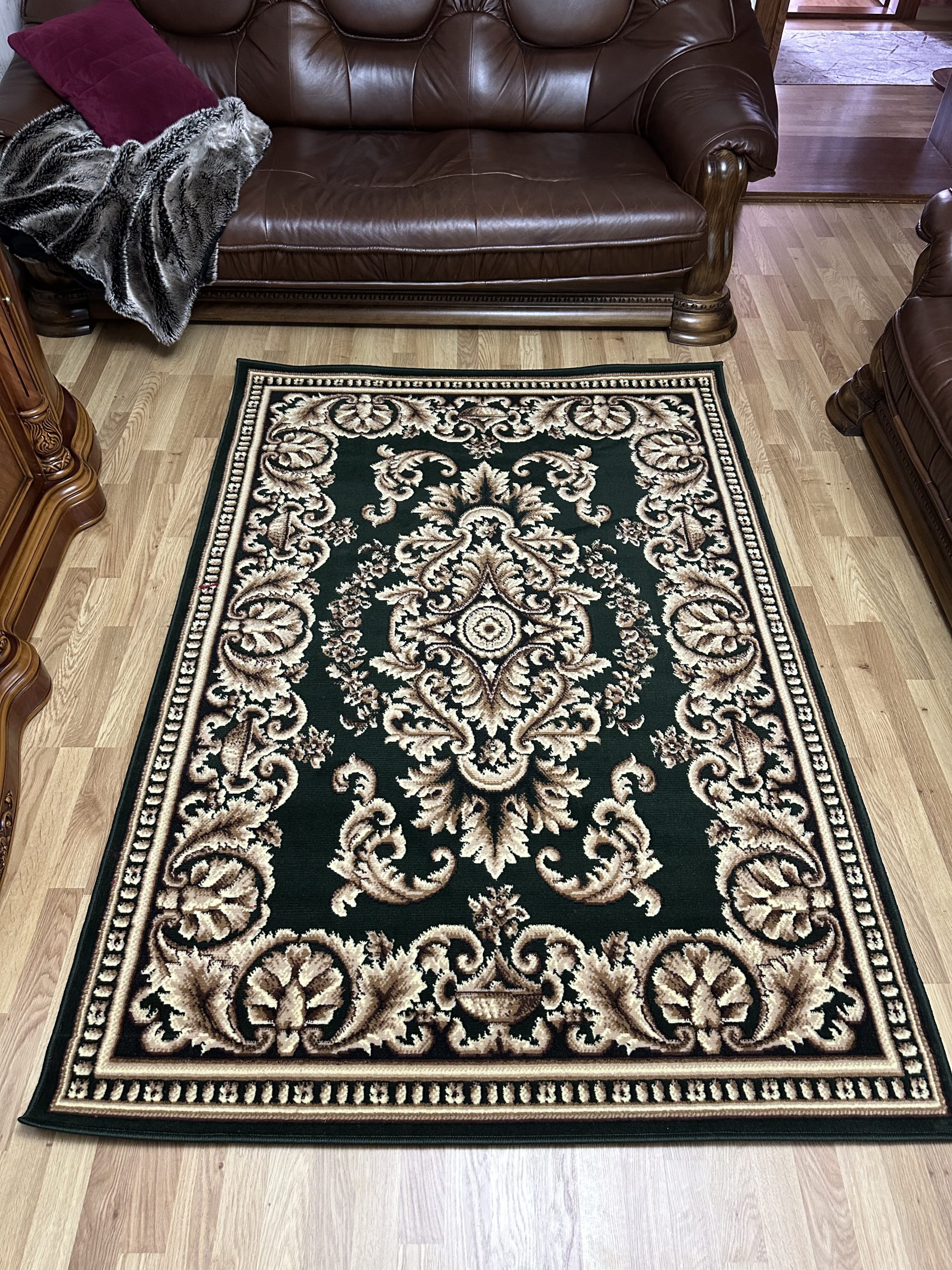 Класичний килим з низьким ворсом Gold 380/32