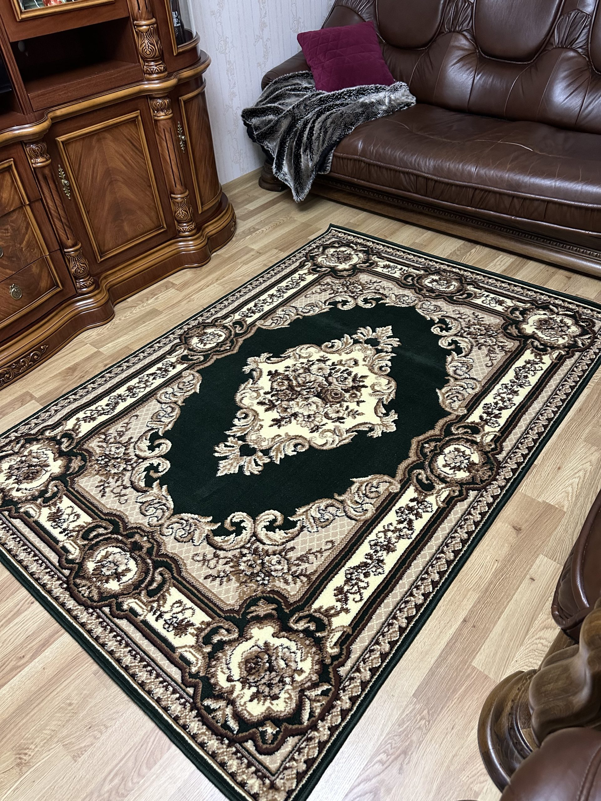 Класичний килим з низьким ворсом Gold 145/32