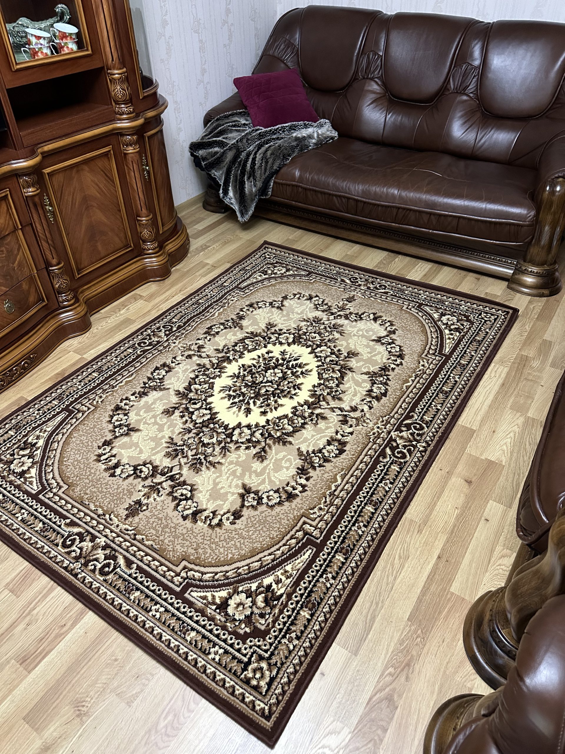 Класичний килим з низьким ворсом Gold 325/12