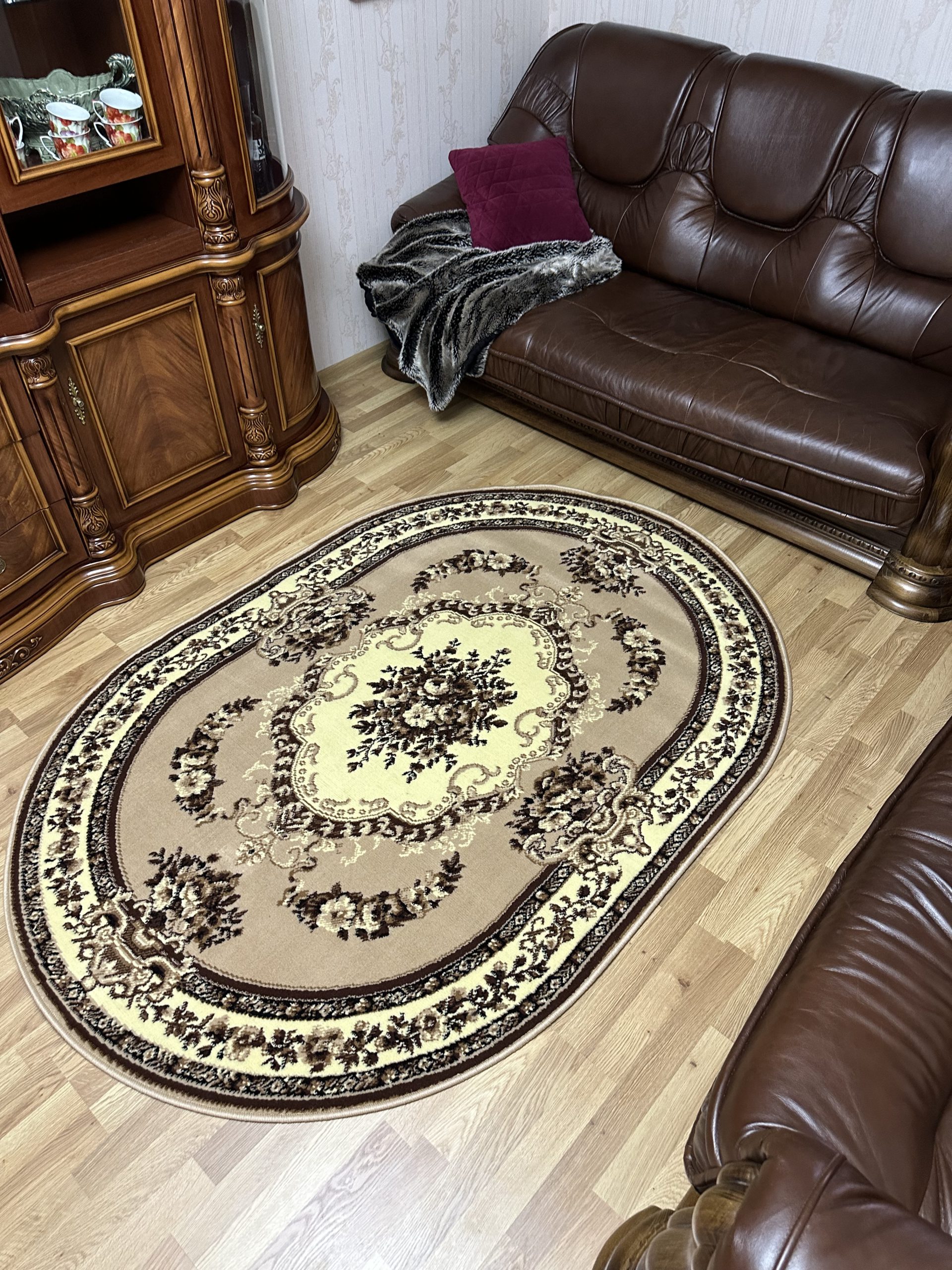 Класичний килим з низьким ворсом Gold 047/12