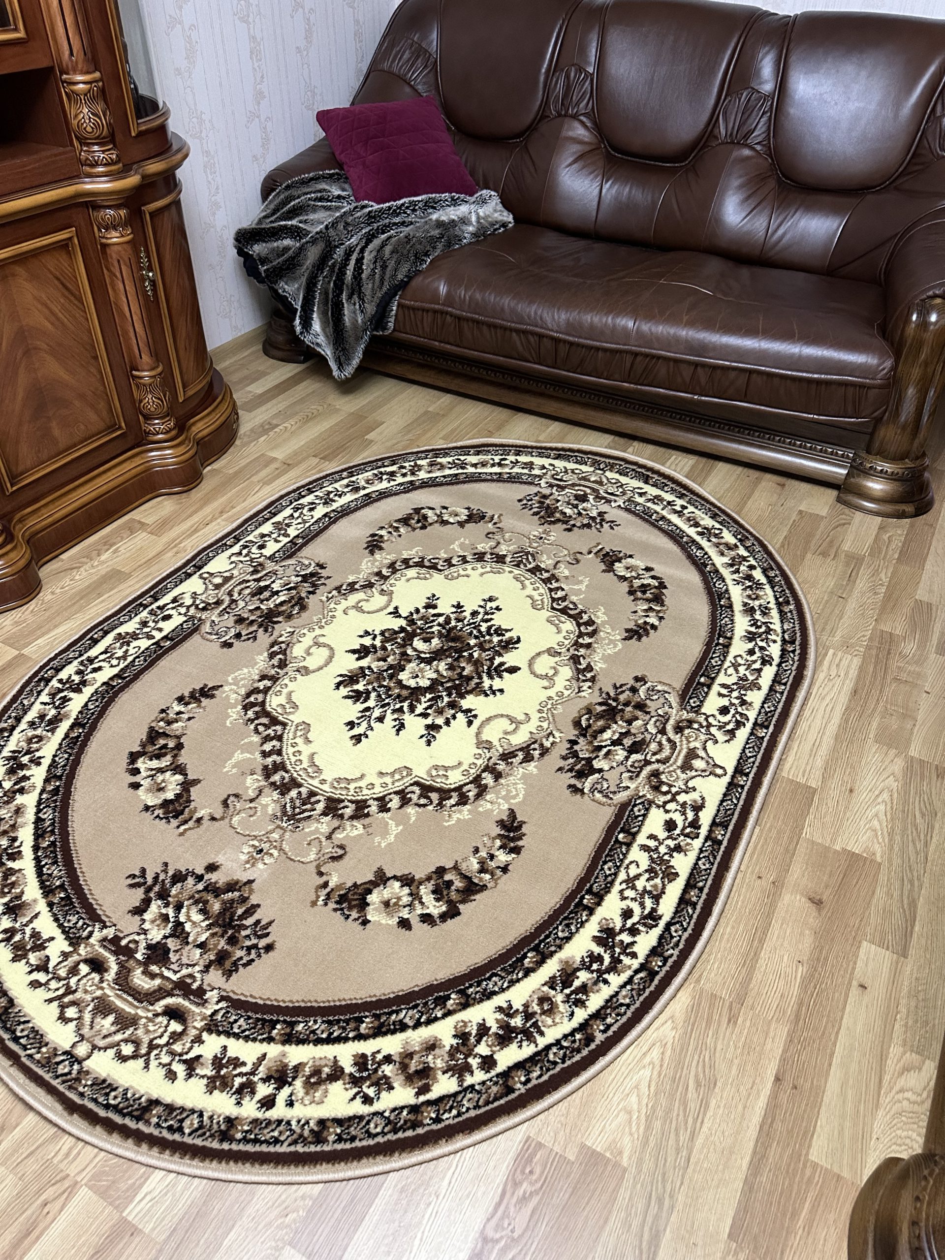 Класичний килим з низьким ворсом Gold 047/12