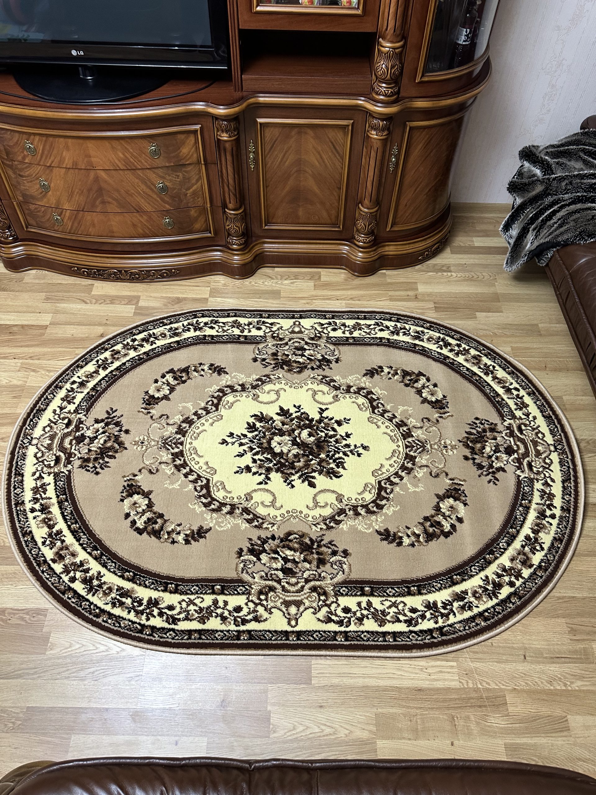 Класичний килим з низьким ворсом Gold 047/12