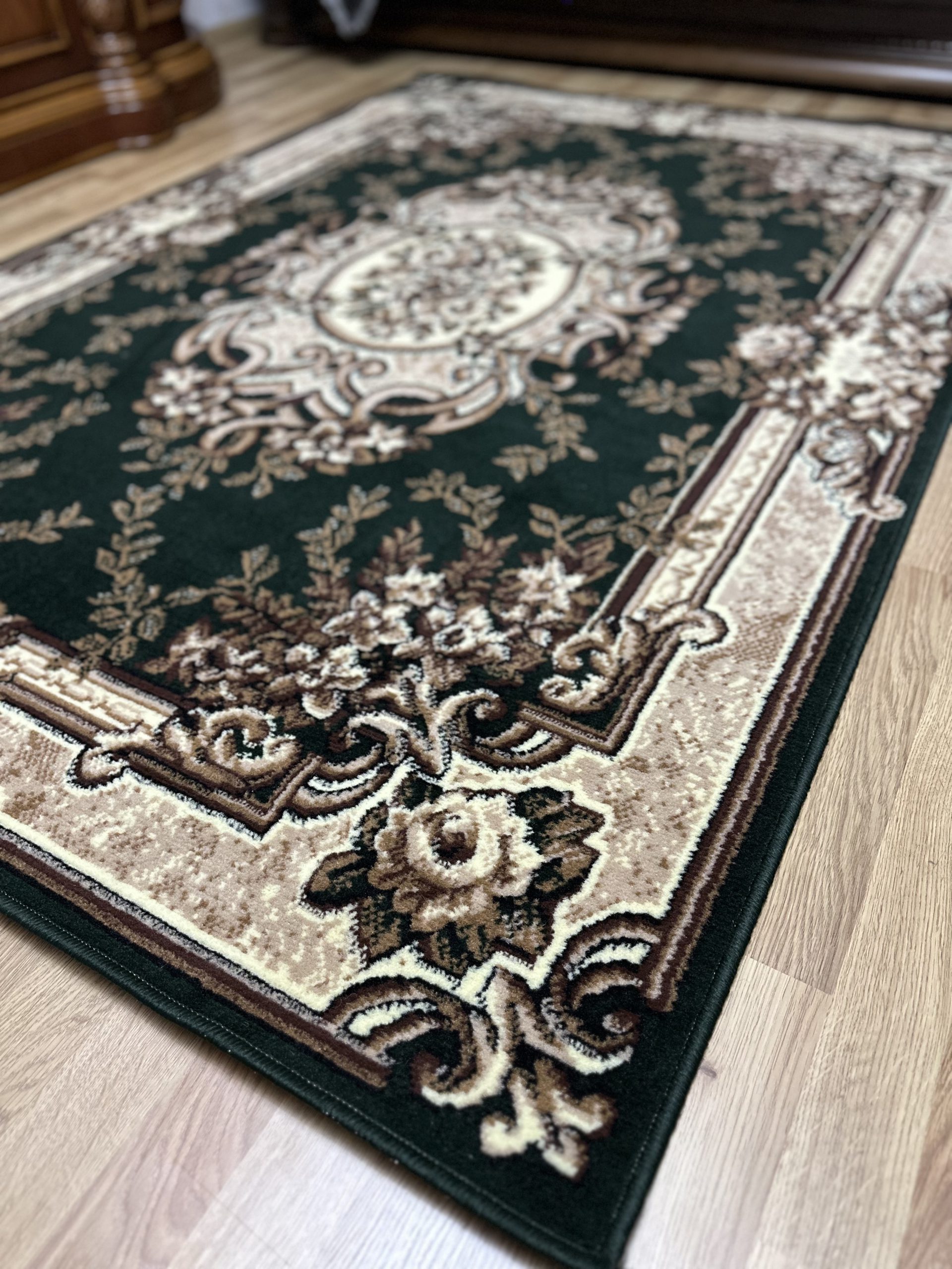 Класичний килим з низьким ворсом Gold 322/32