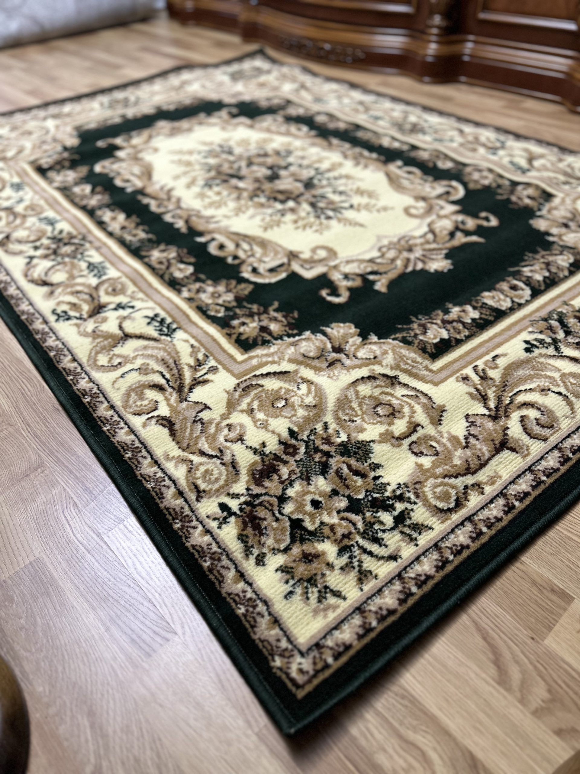 Класичний килим з низьким ворсом Gold 235/32