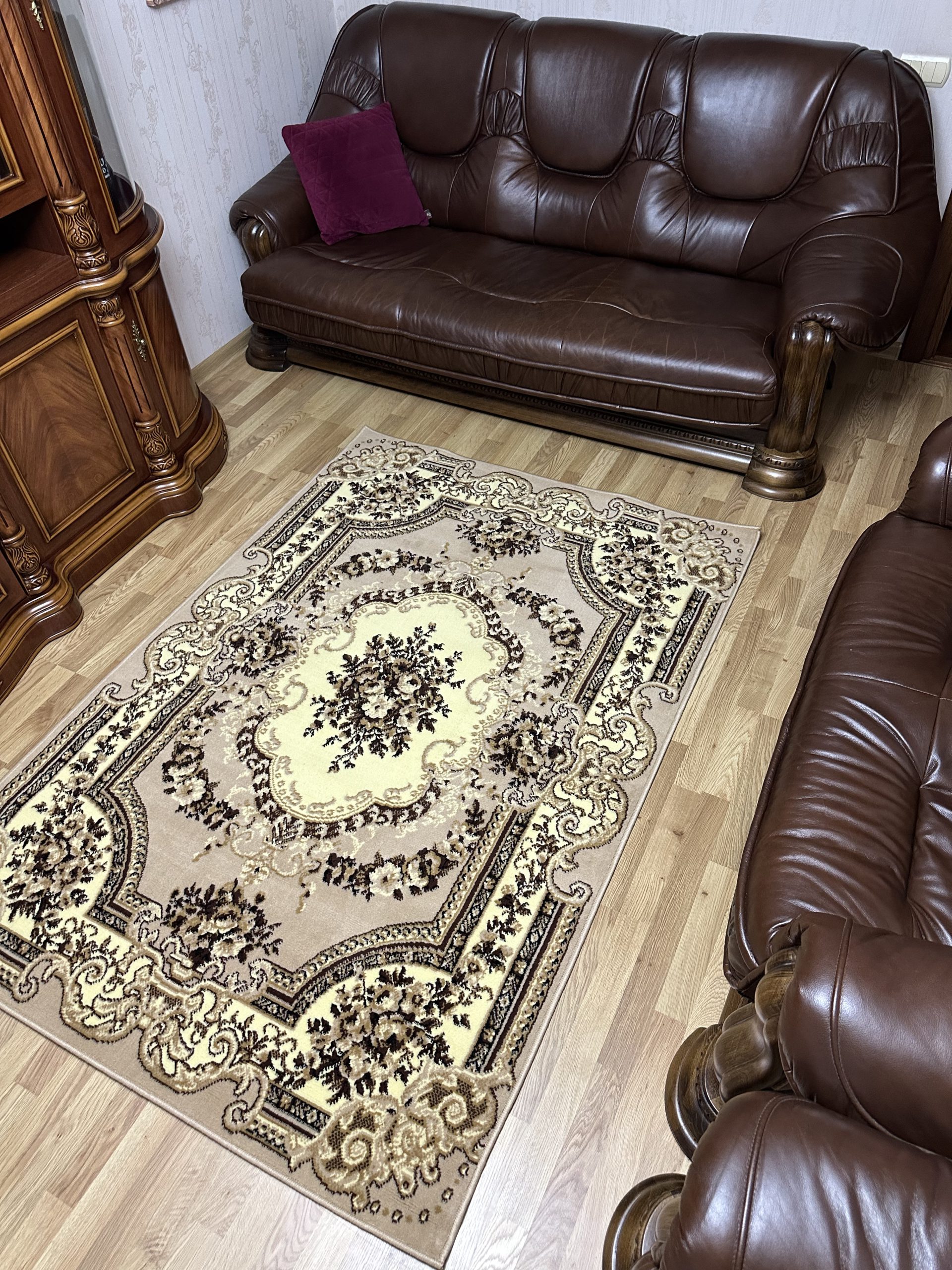 Класичний килим з низьким ворсом Gold 047/12