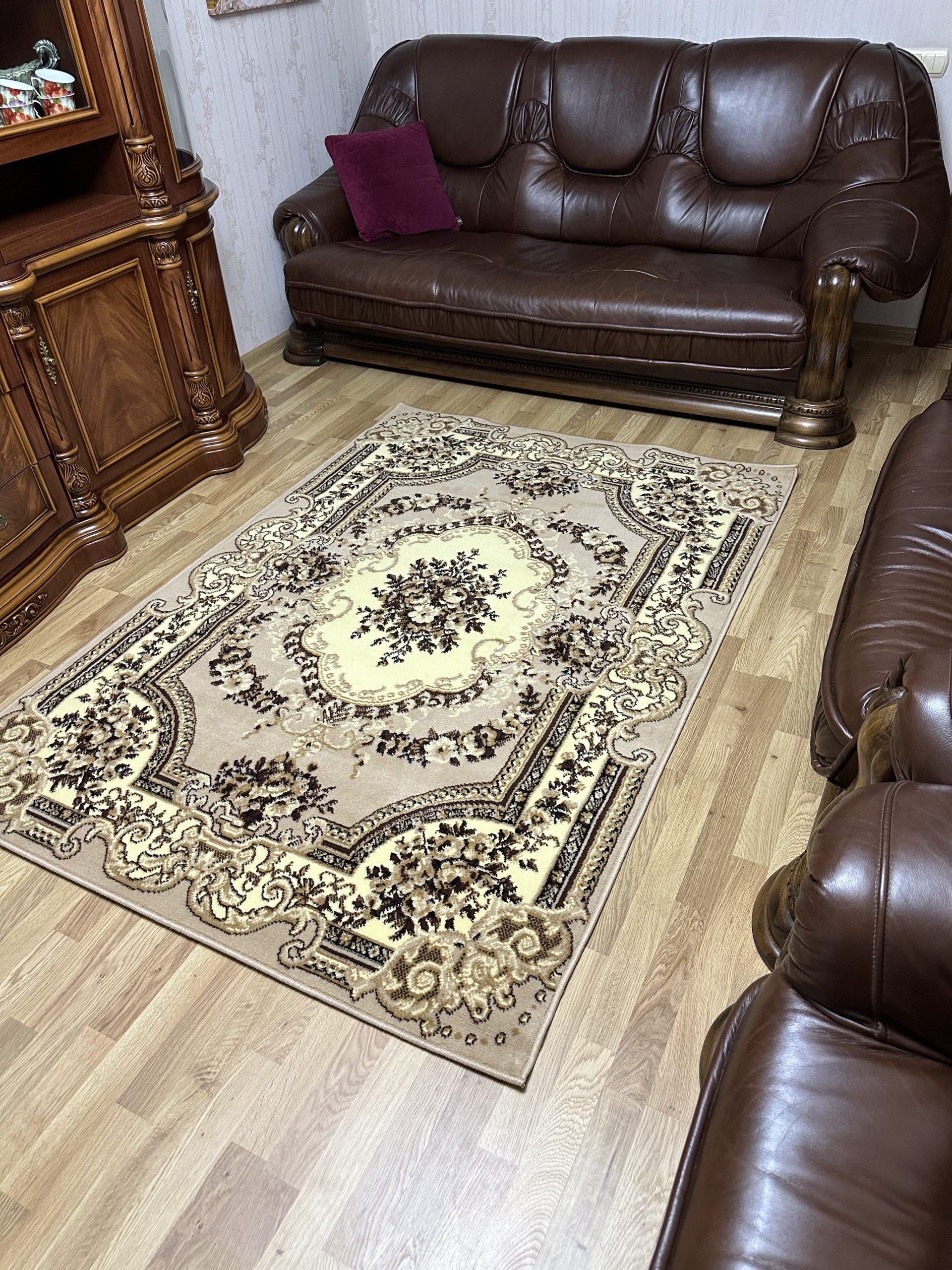 Класичний килим з низьким ворсом Gold 047/12