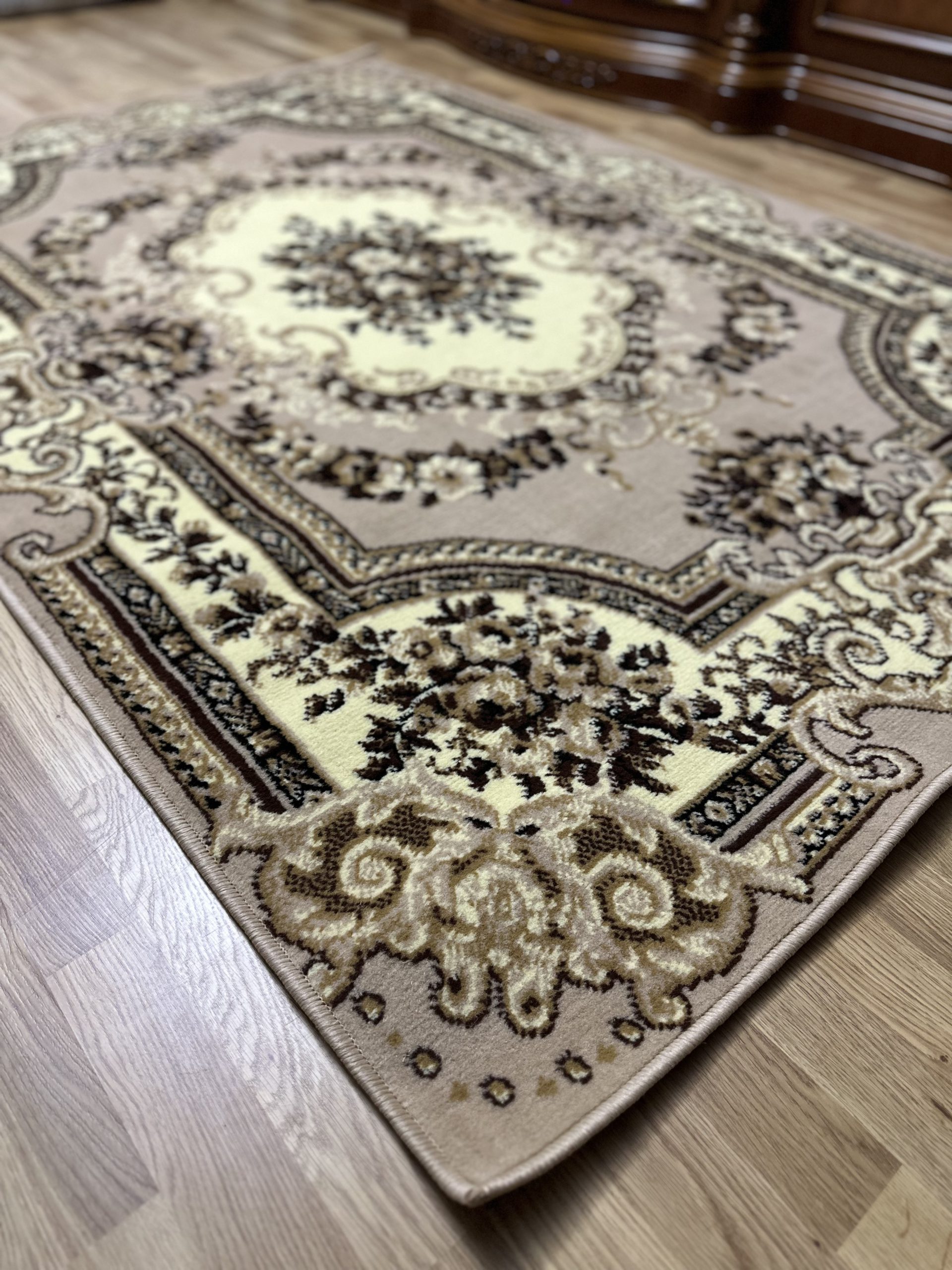 Класичний килим з низьким ворсом Gold 047/12