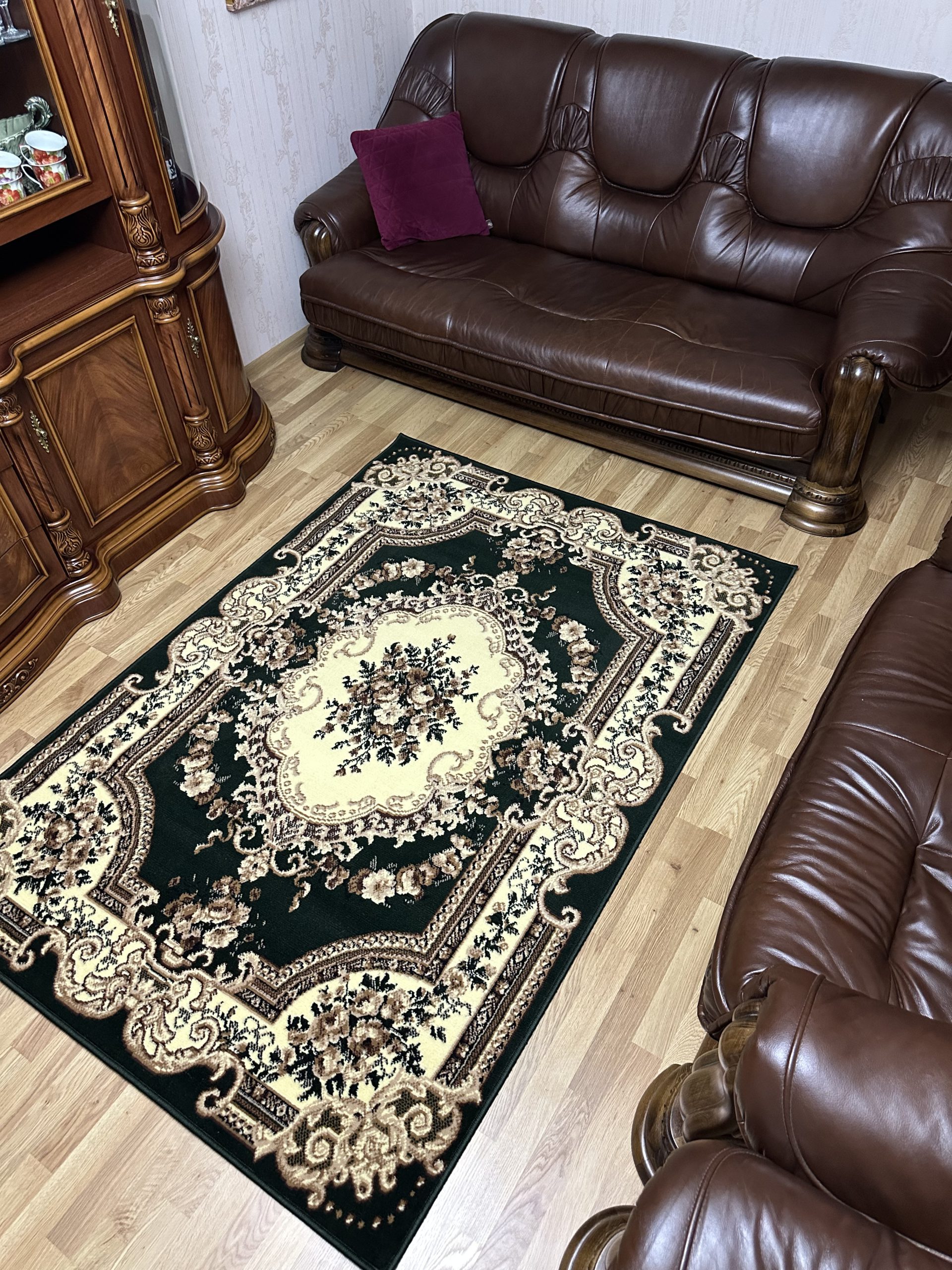 Класичний килим з низьким ворсом Gold 047/32