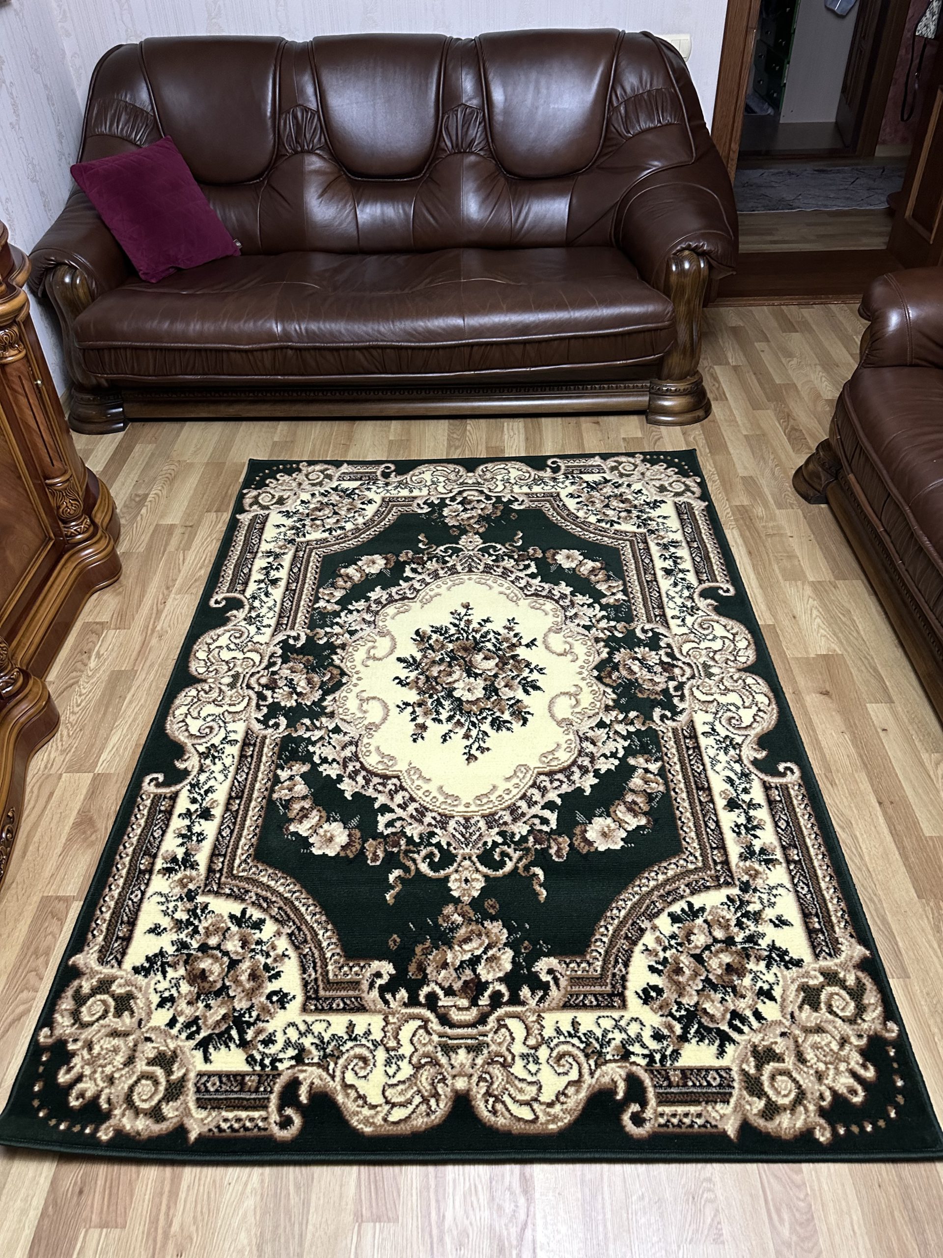 Класичний килим з низьким ворсом Gold 047/32