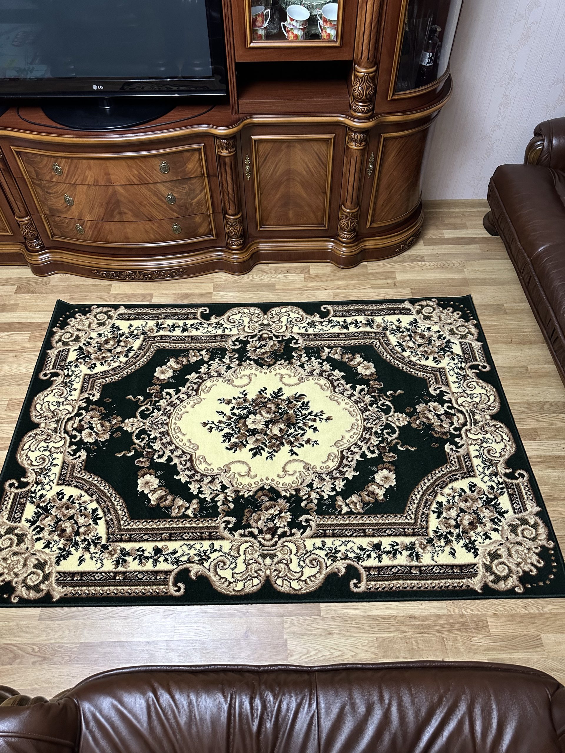 Класичний килим з низьким ворсом Gold 047/32